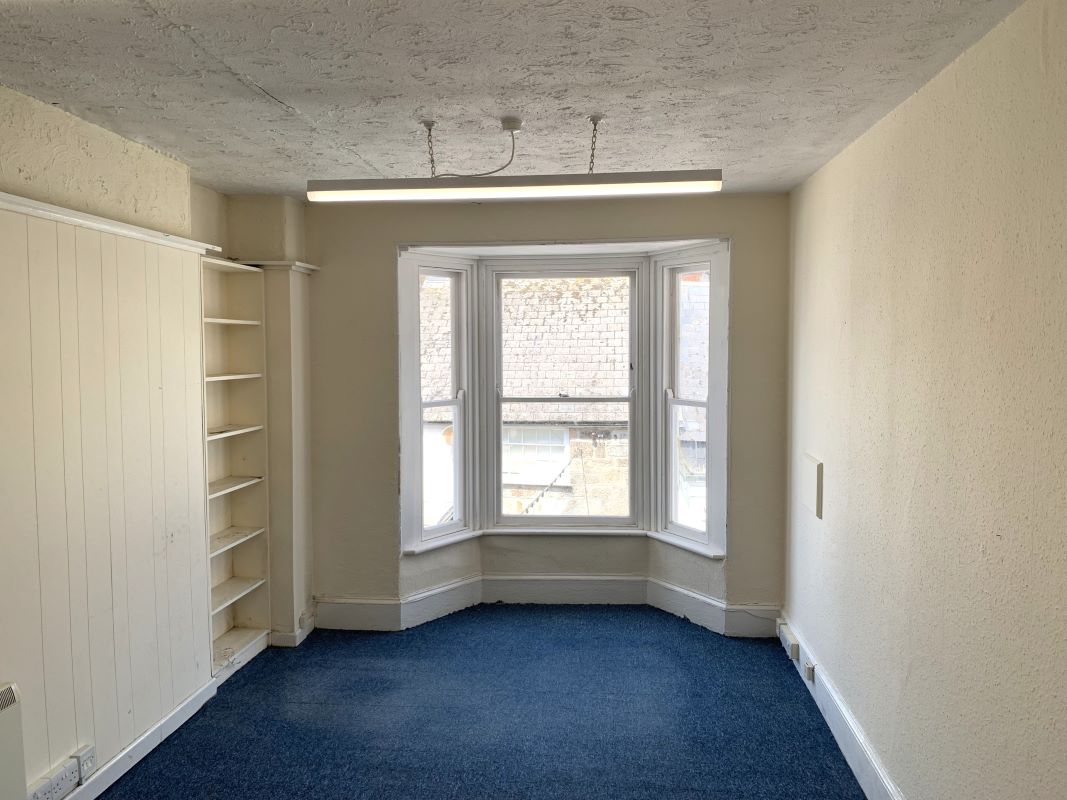 Image 4 of 11