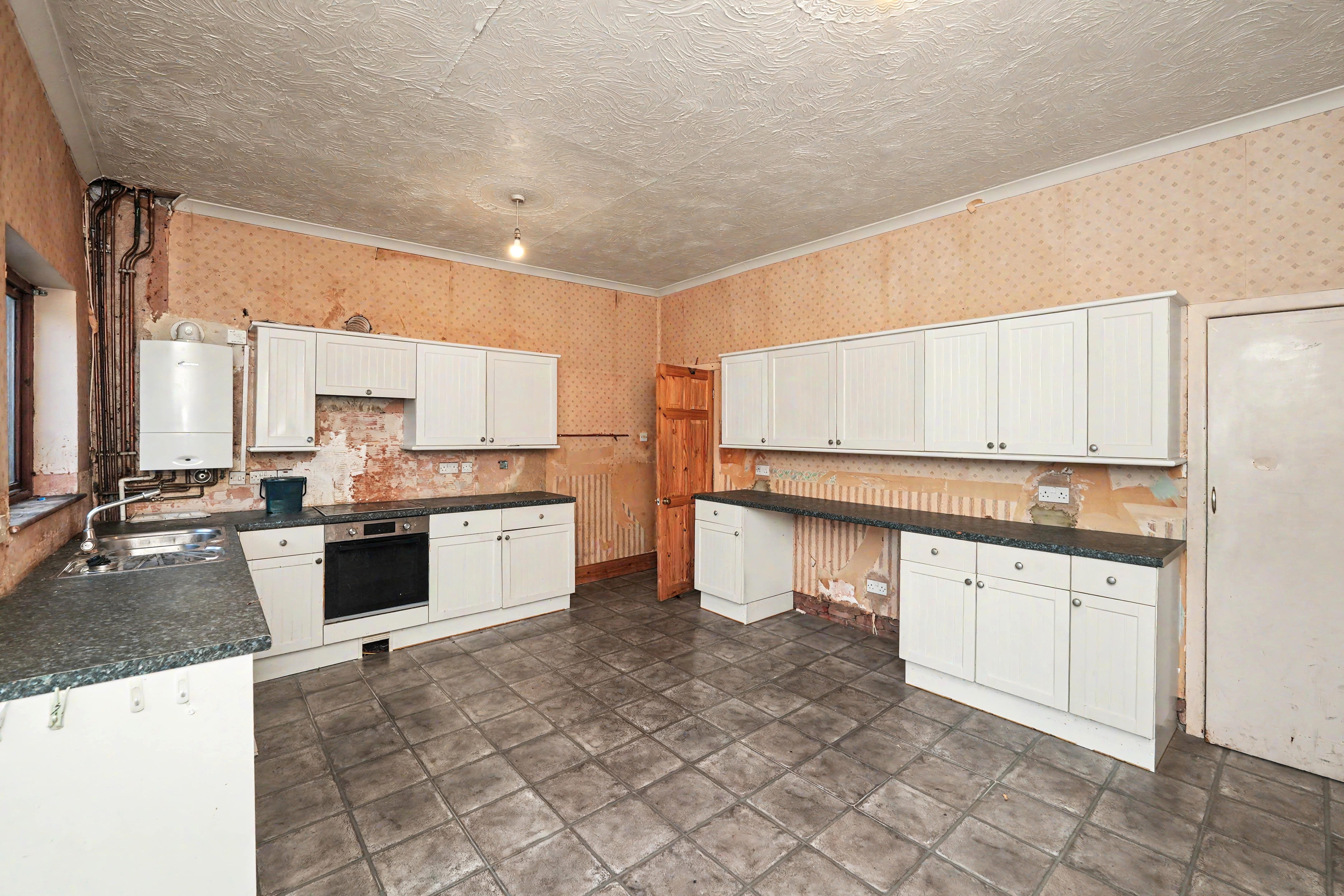 Image 7 of 20