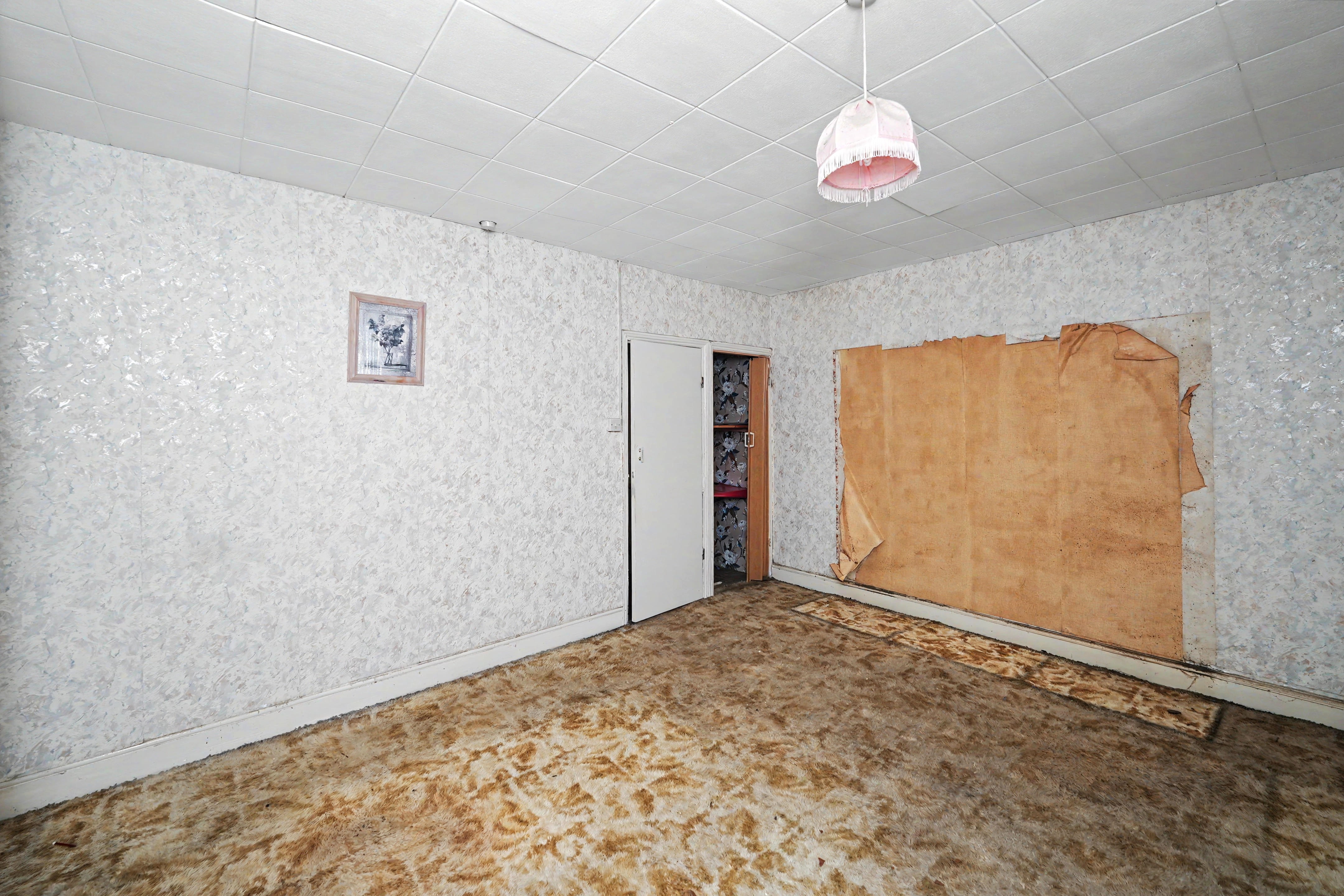 Image 10 of 19