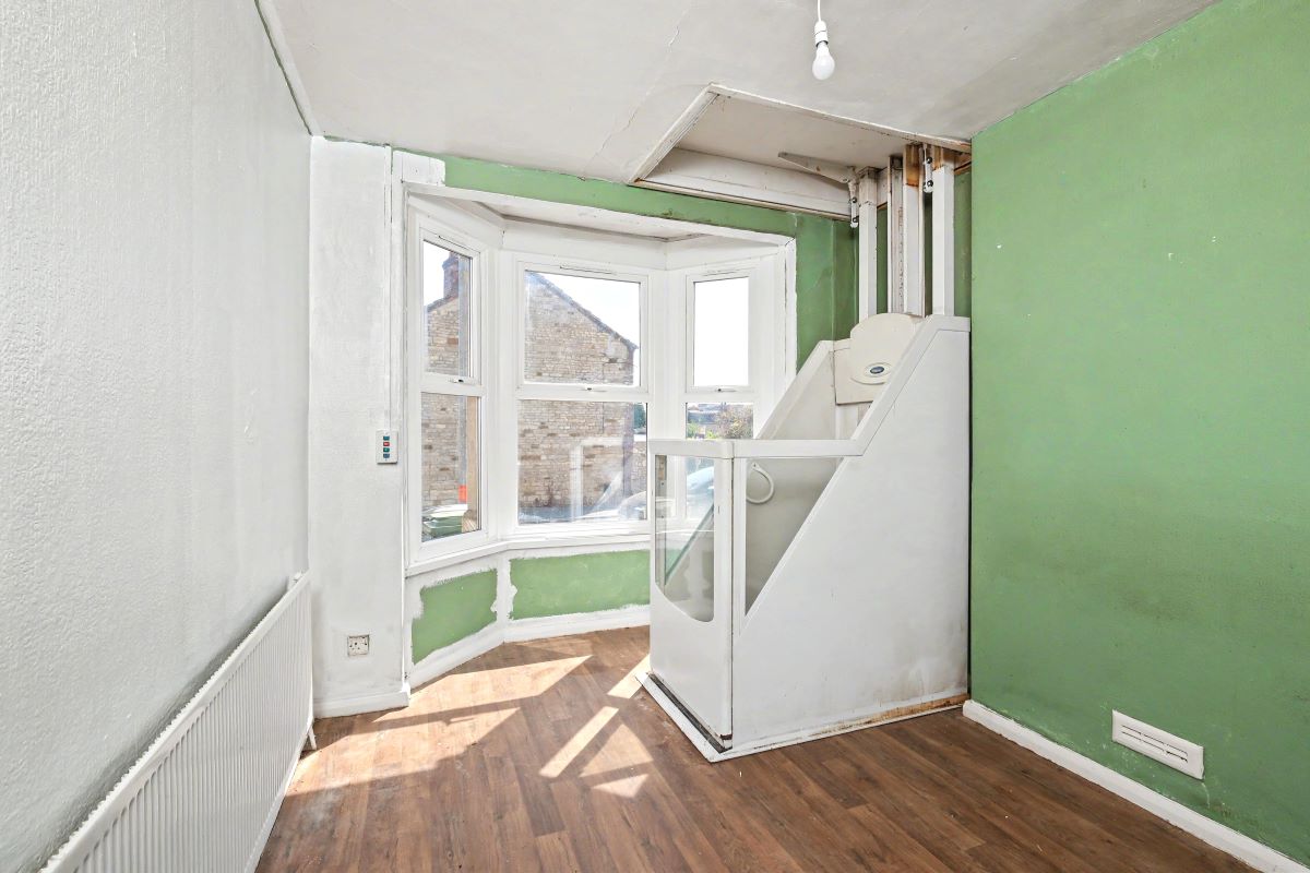 Image 2 of 17