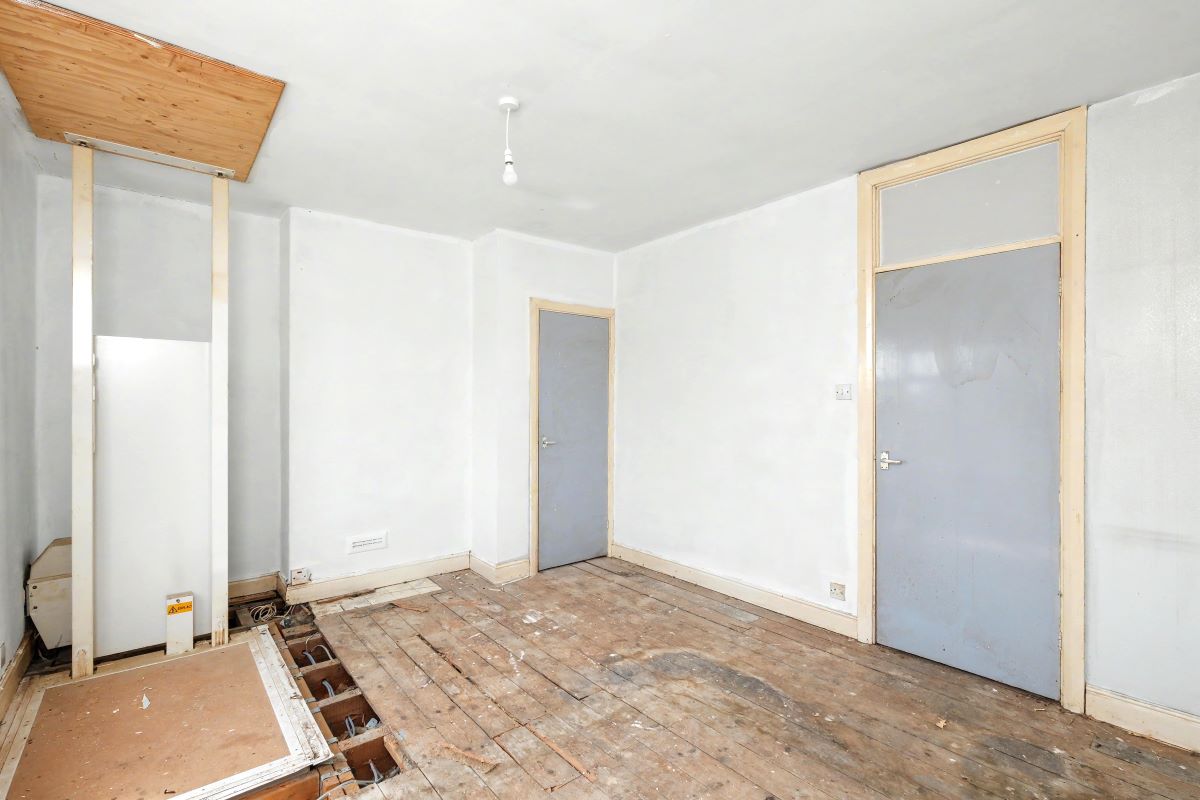 Image 10 of 17