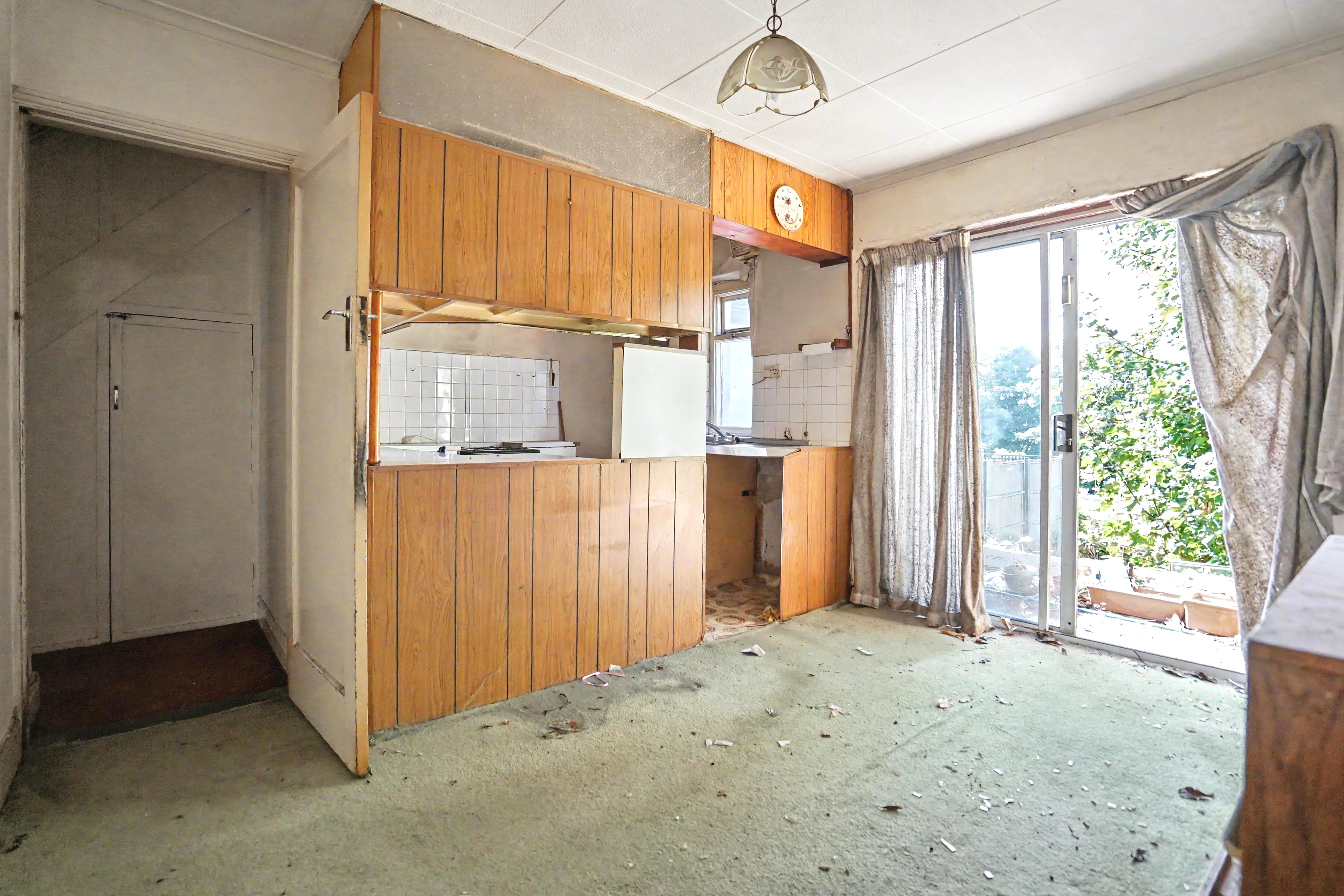 Image 4 of 17