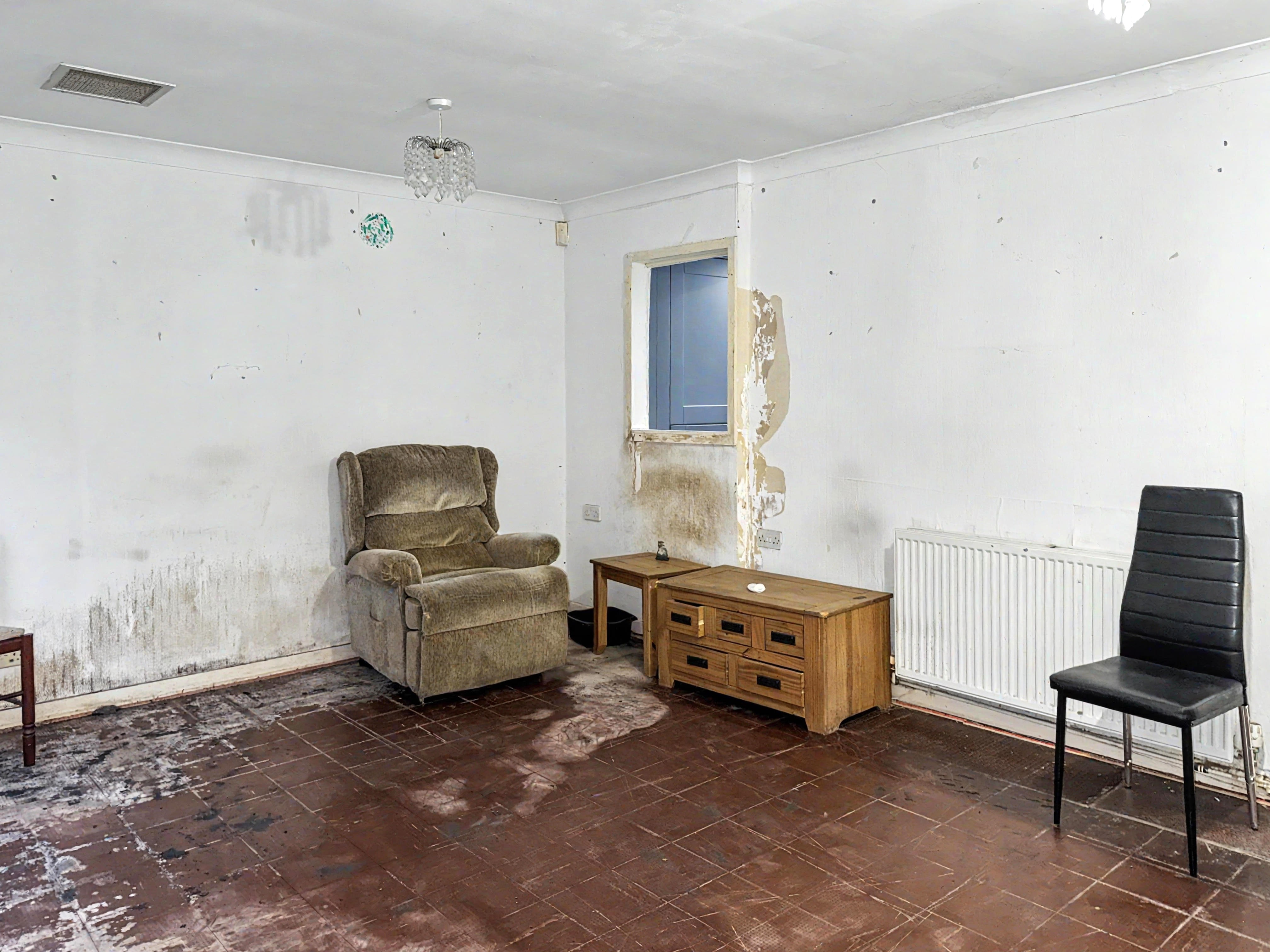 Image 4 of 20
