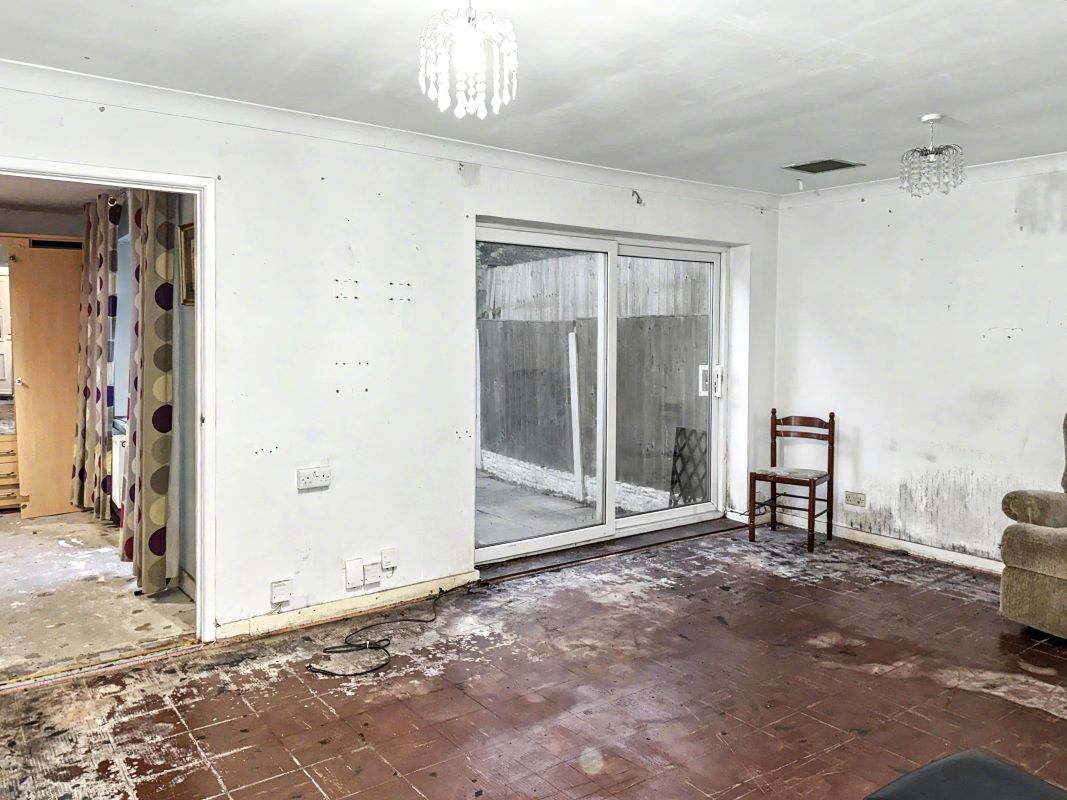 Image 3 of 20