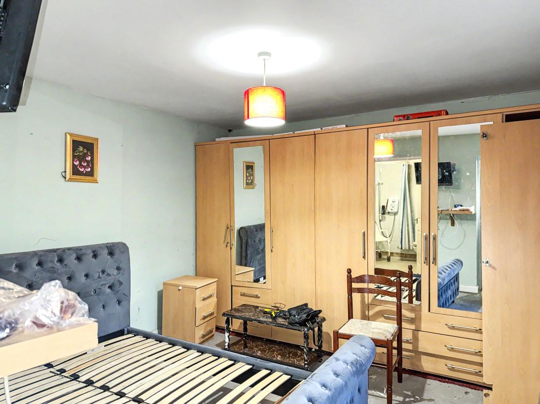 Image 10 of 20