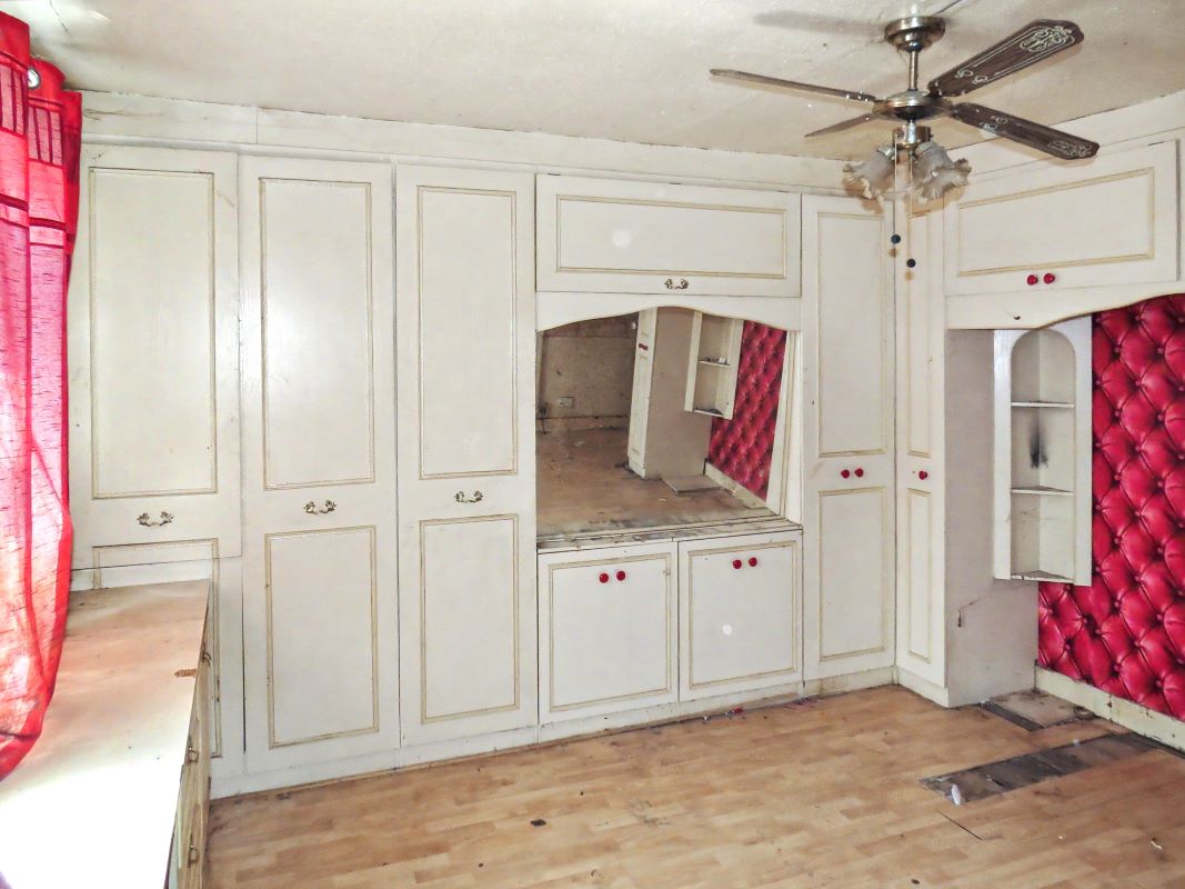 Image 10 of 22
