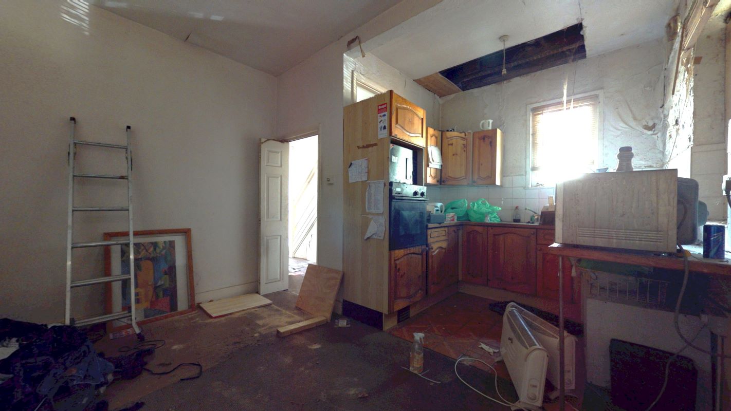 Image 4 of 12
