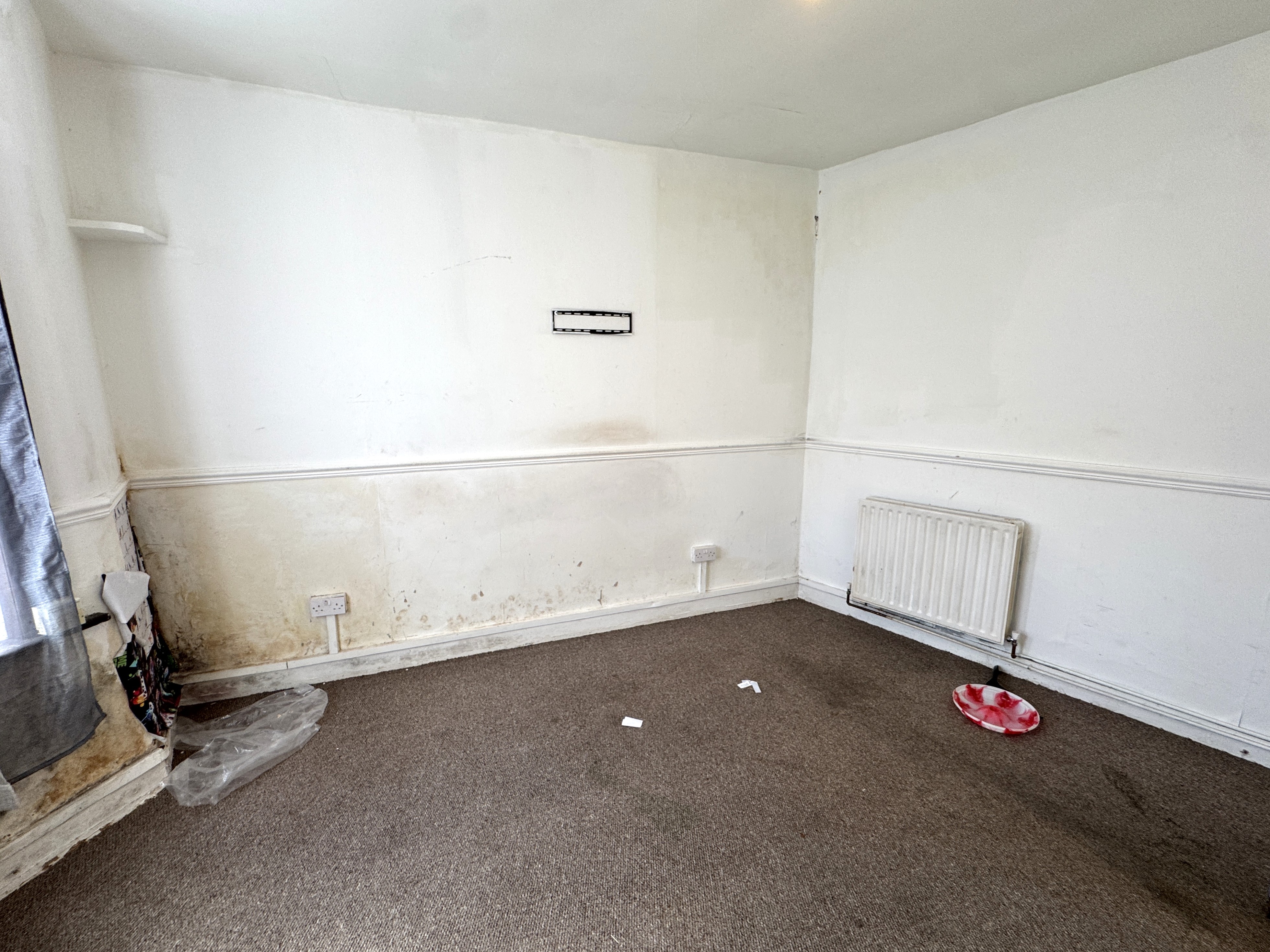 Image 4 of 16