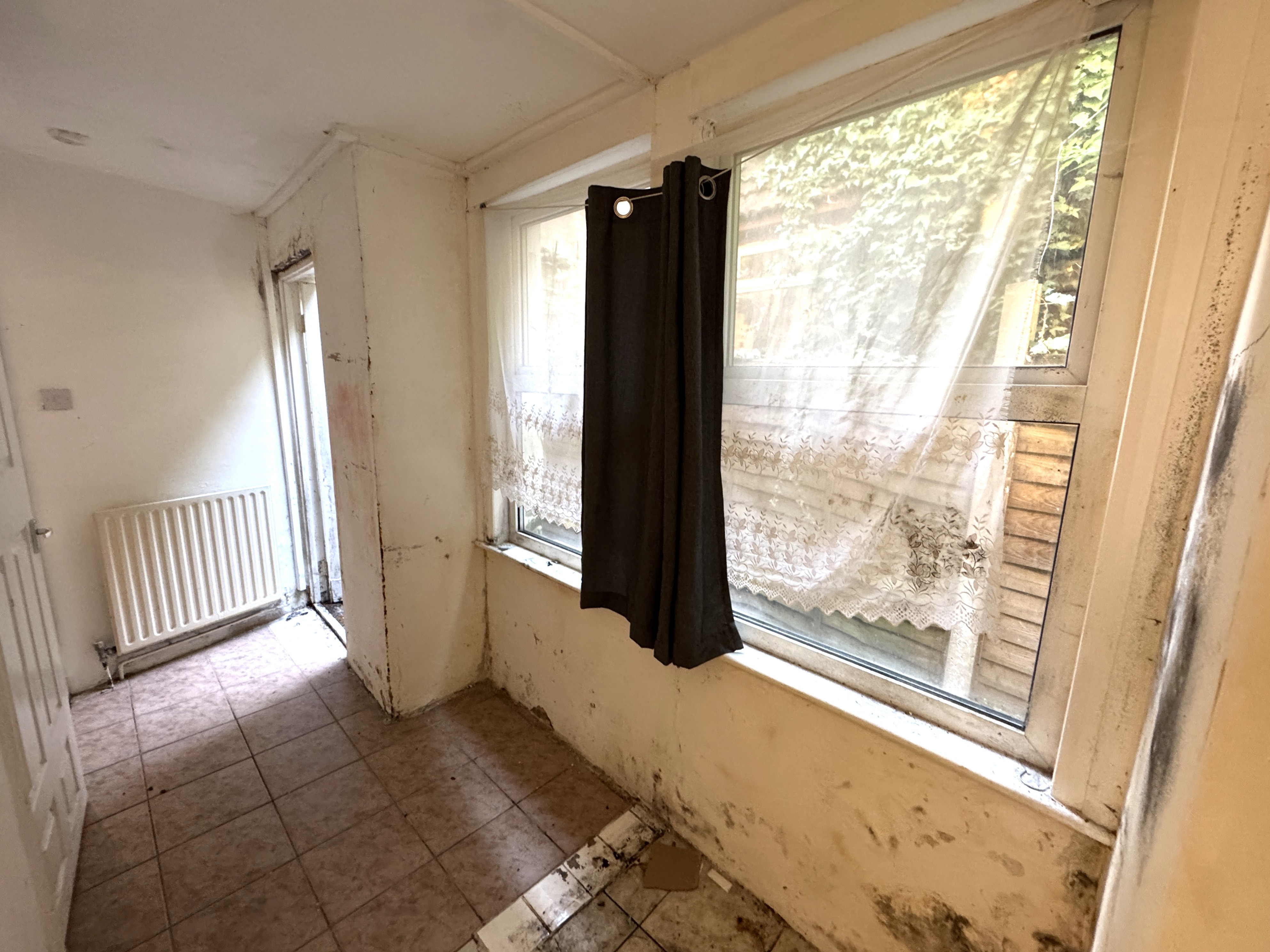 Image 10 of 16