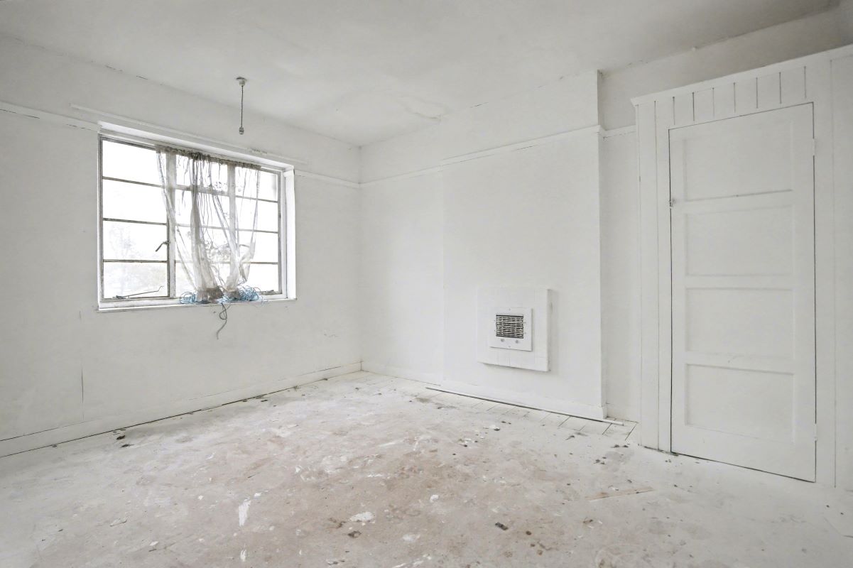 Image 11 of 24