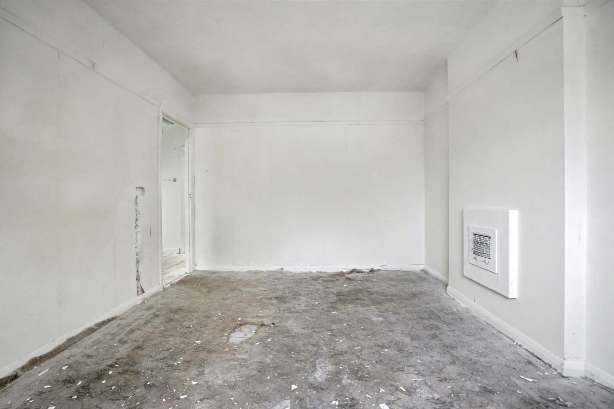 Image 10 of 24