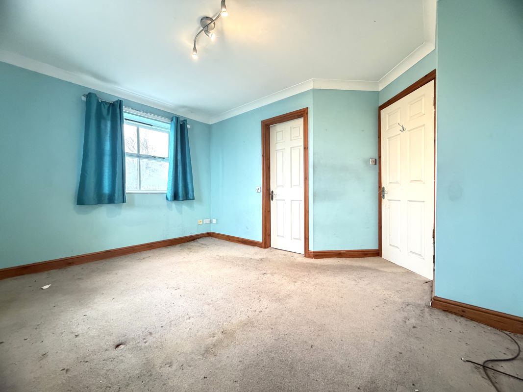 Image 10 of 30