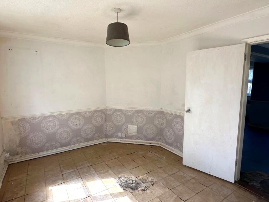 Image 2 of 12