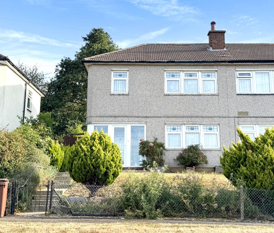32 Antlers Hill, London E4 7RT
