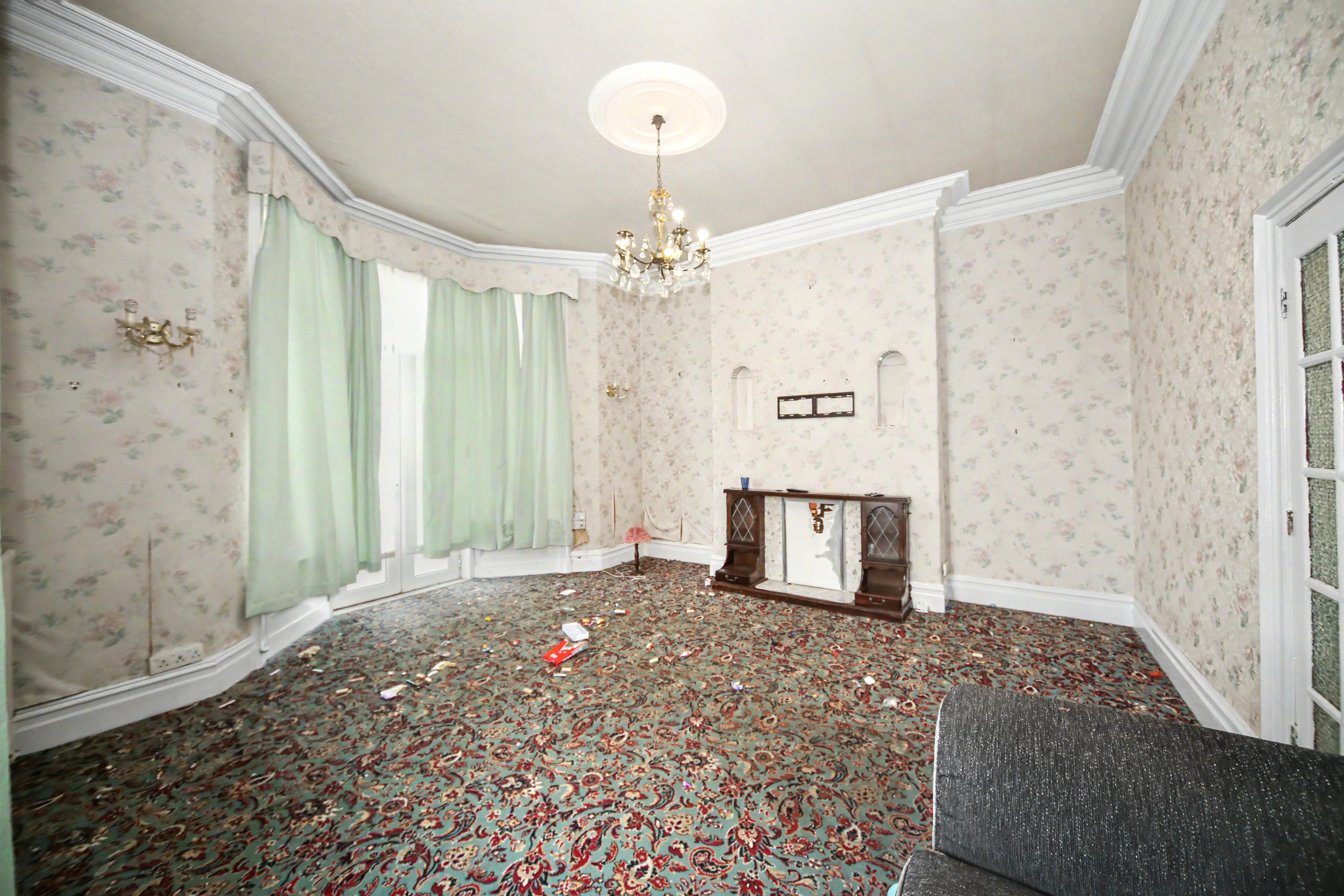 Image 3 of 25