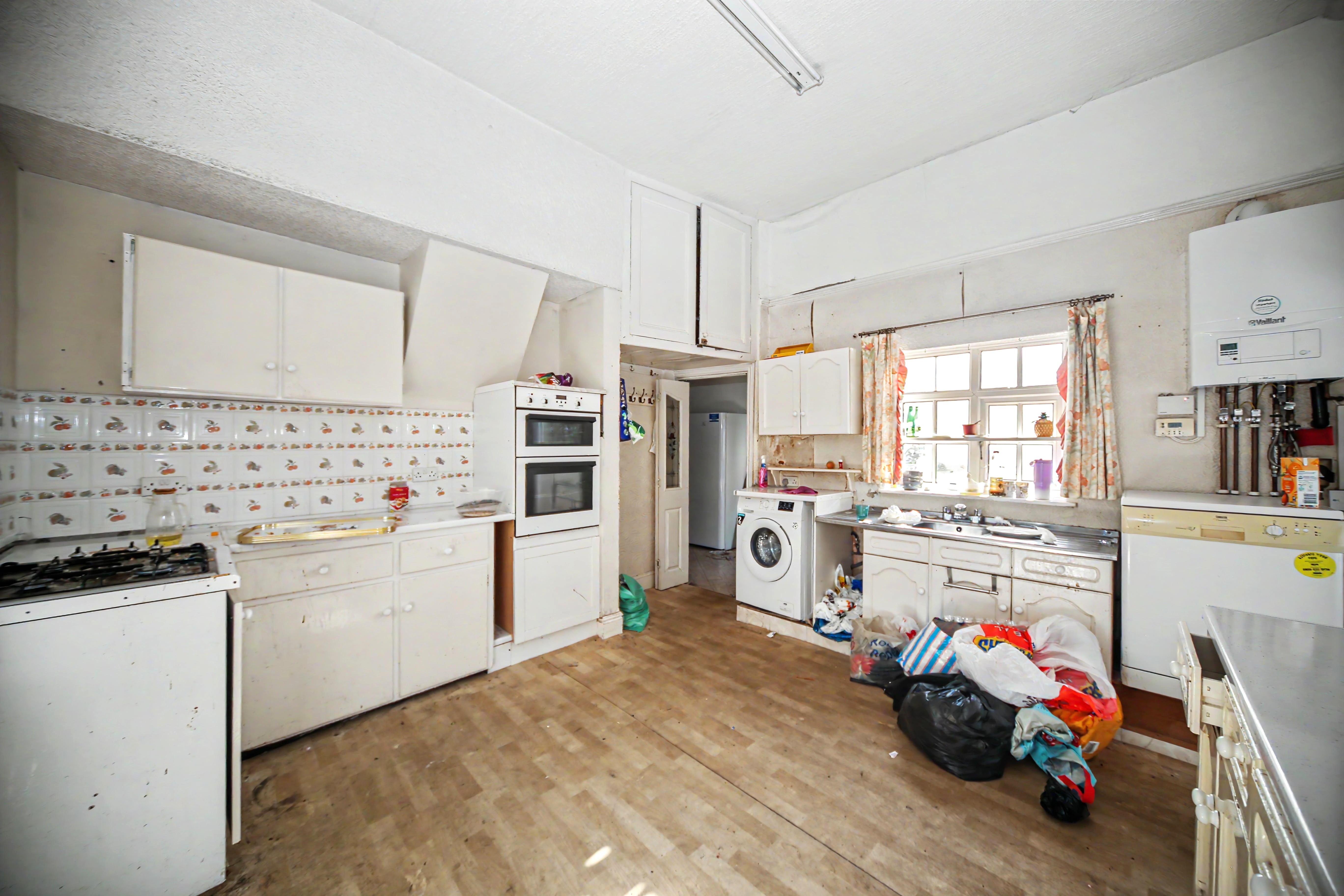 Image 7 of 25