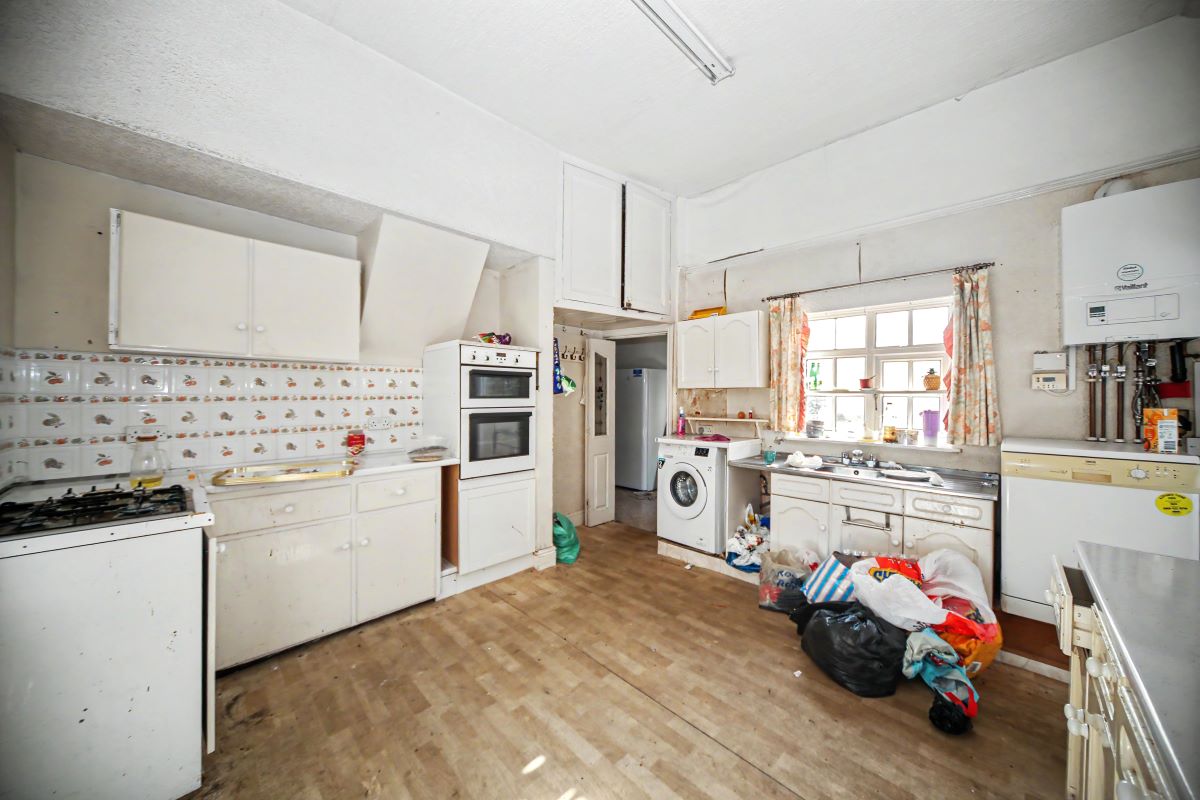 Image 7 of 25