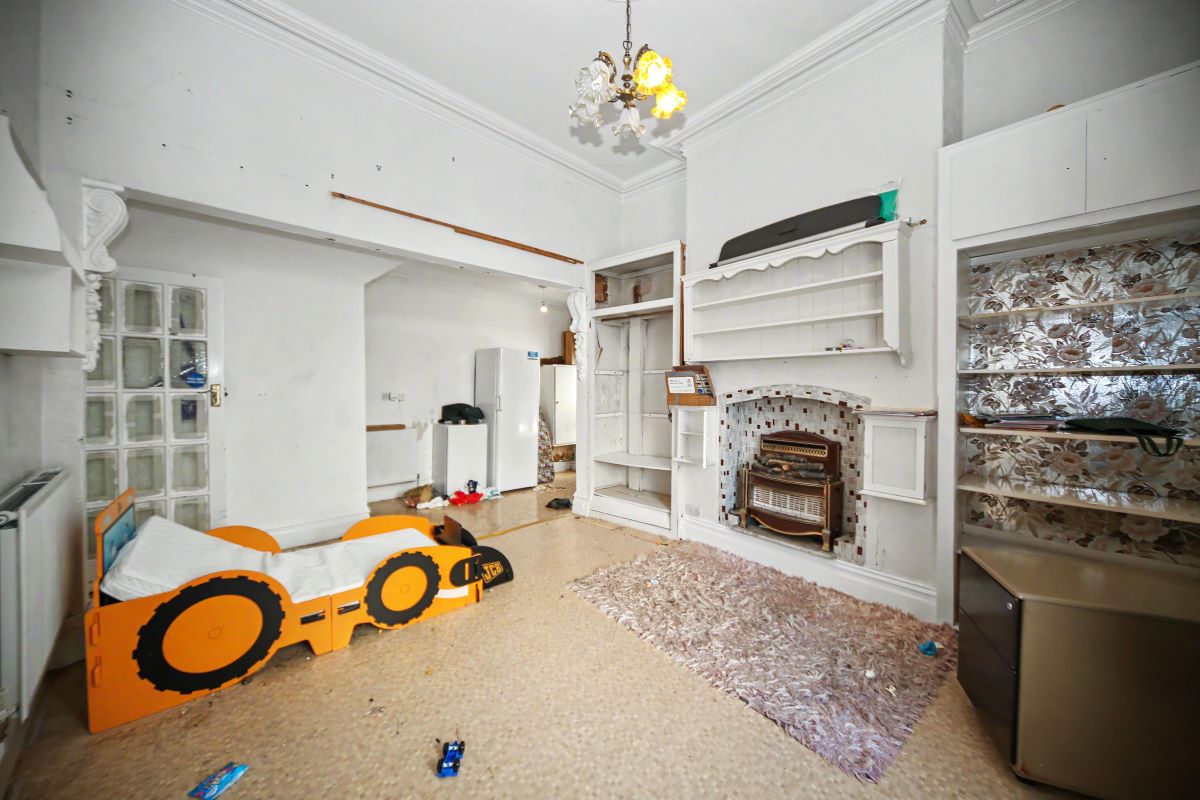 Image 6 of 25
