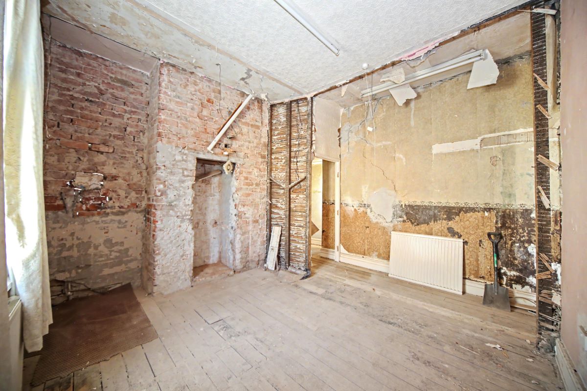 Image 10 of 25