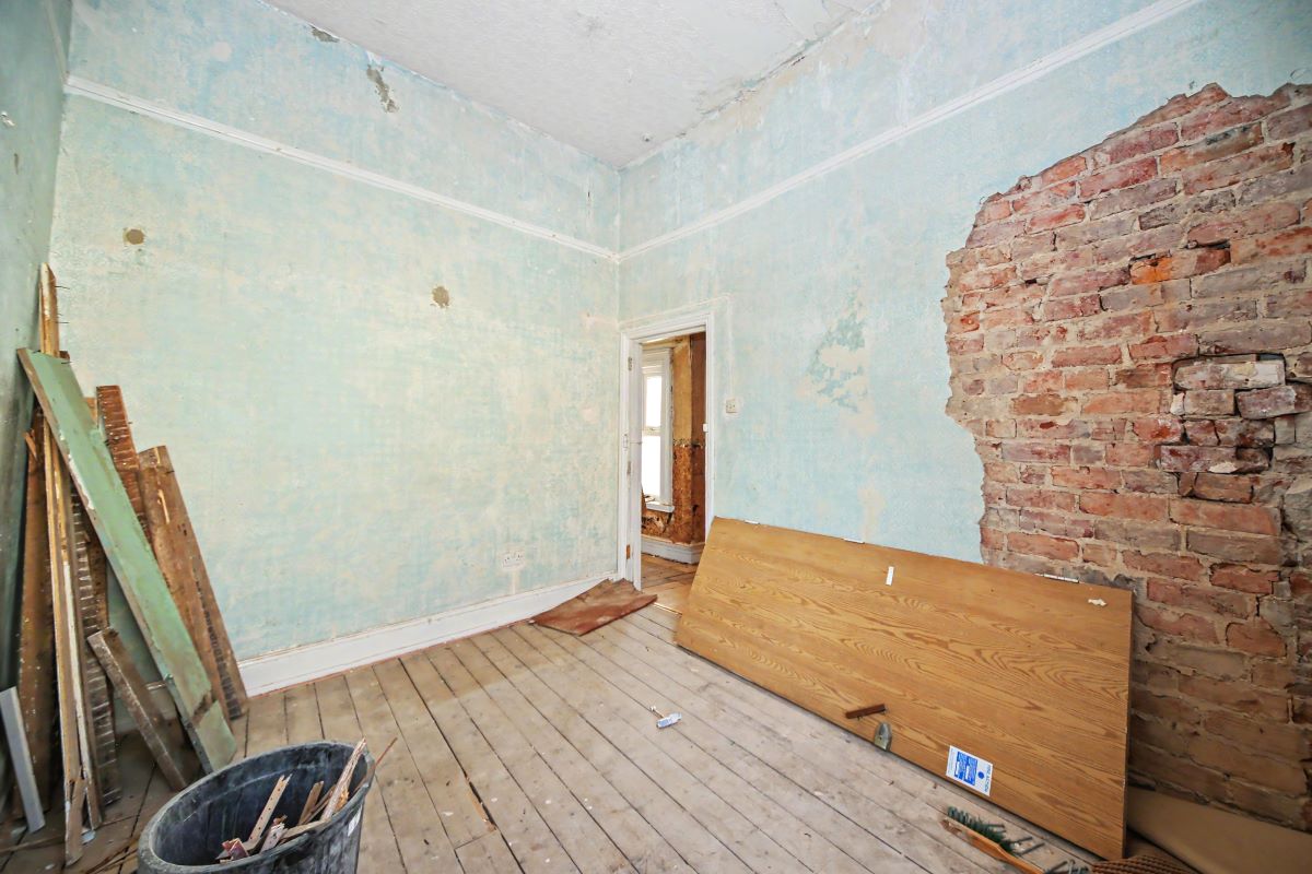 Image 17 of 25