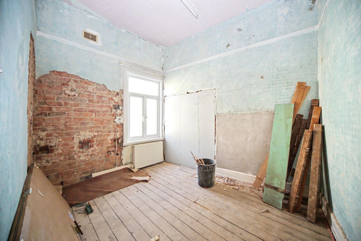Image 16 of 25