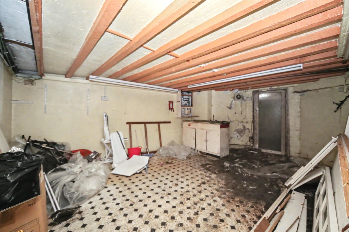 Image 22 of 25
