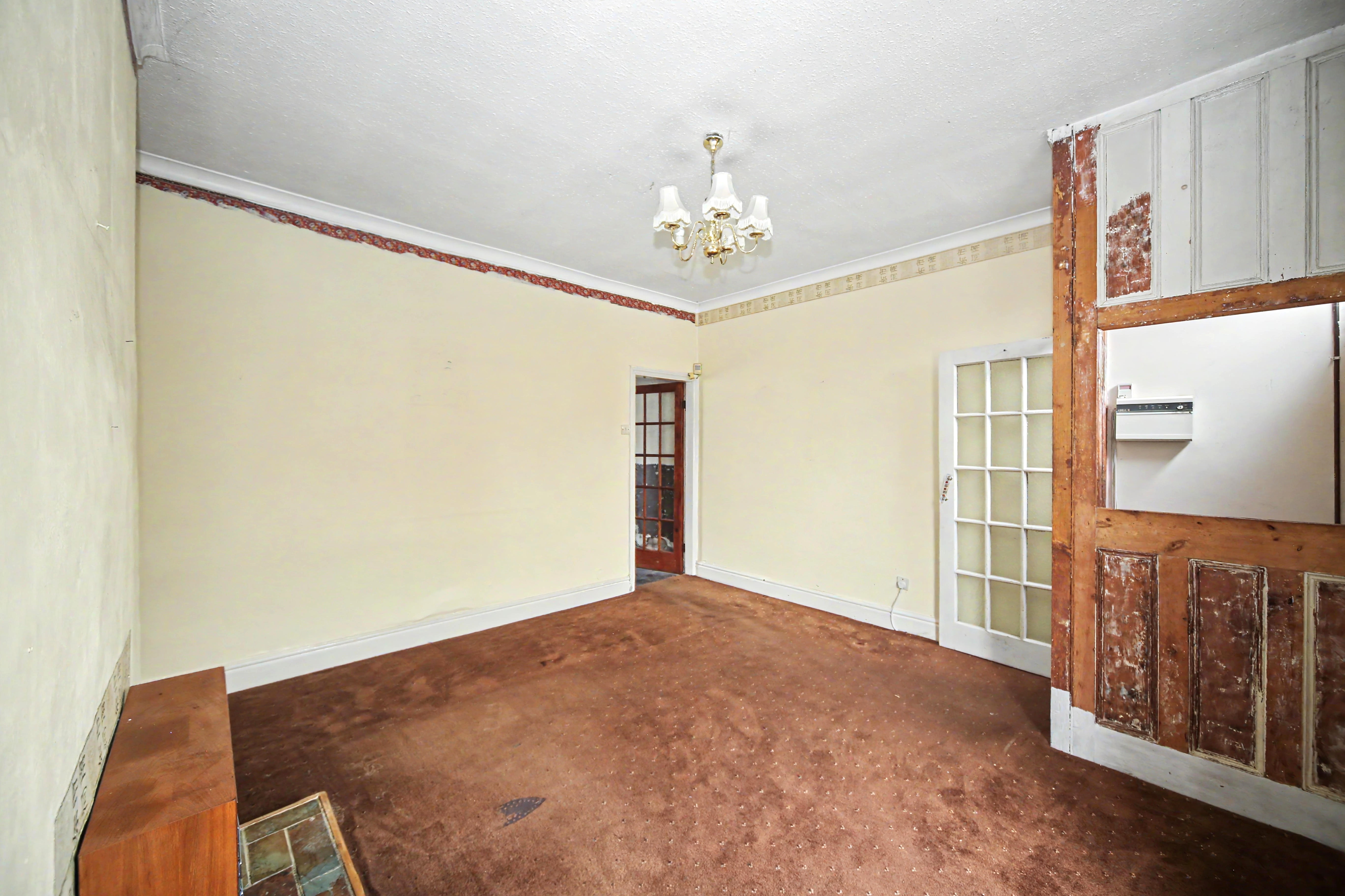 Image 4 of 16