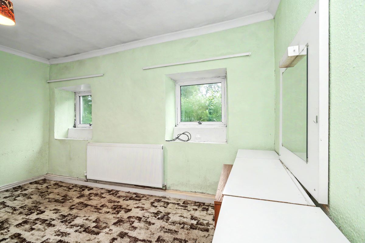 Image 11 of 16