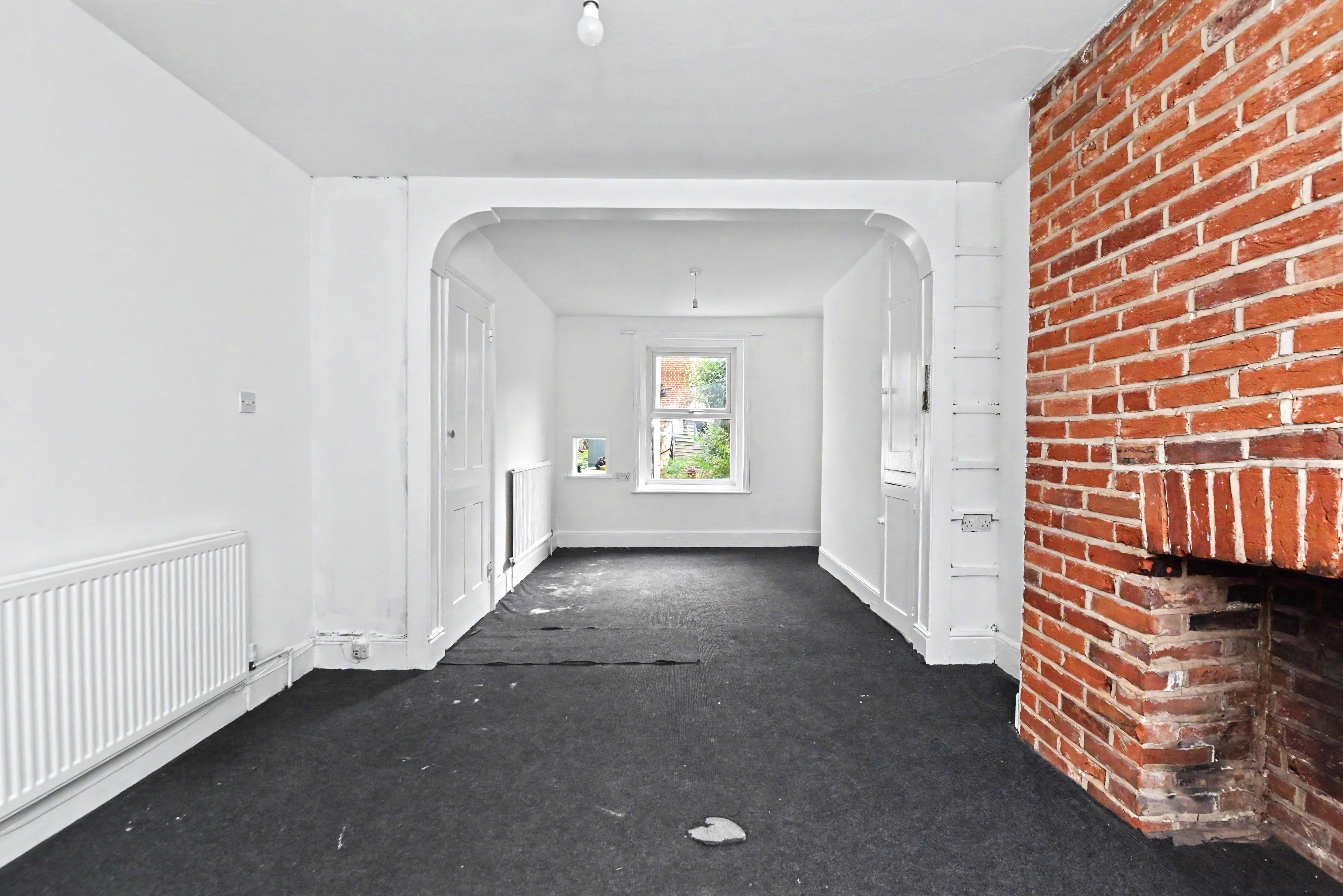 Image 4 of 19