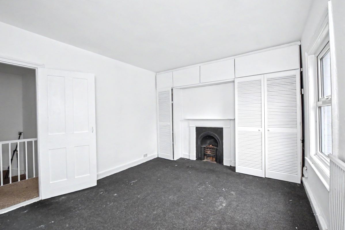 Image 10 of 19
