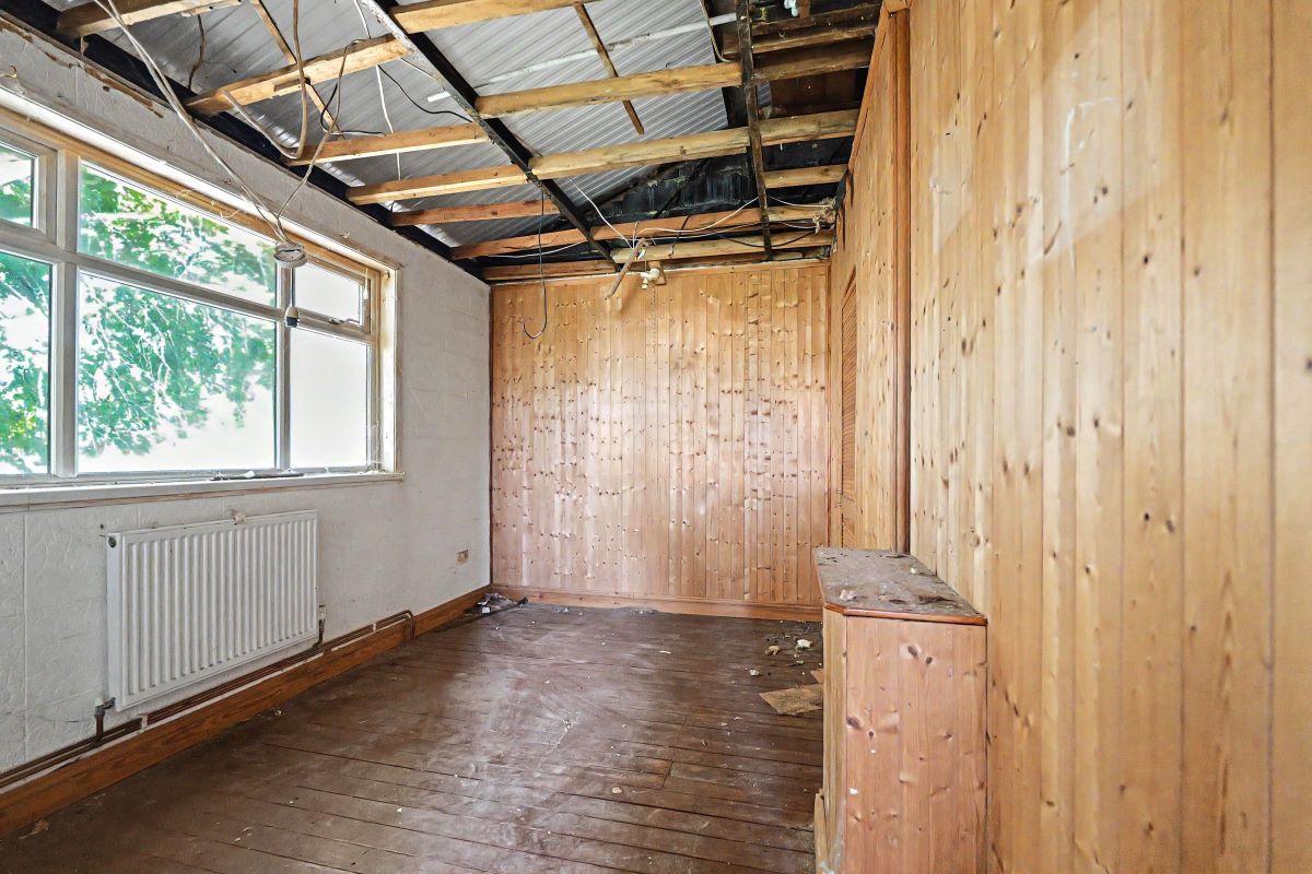 Image 10 of 19