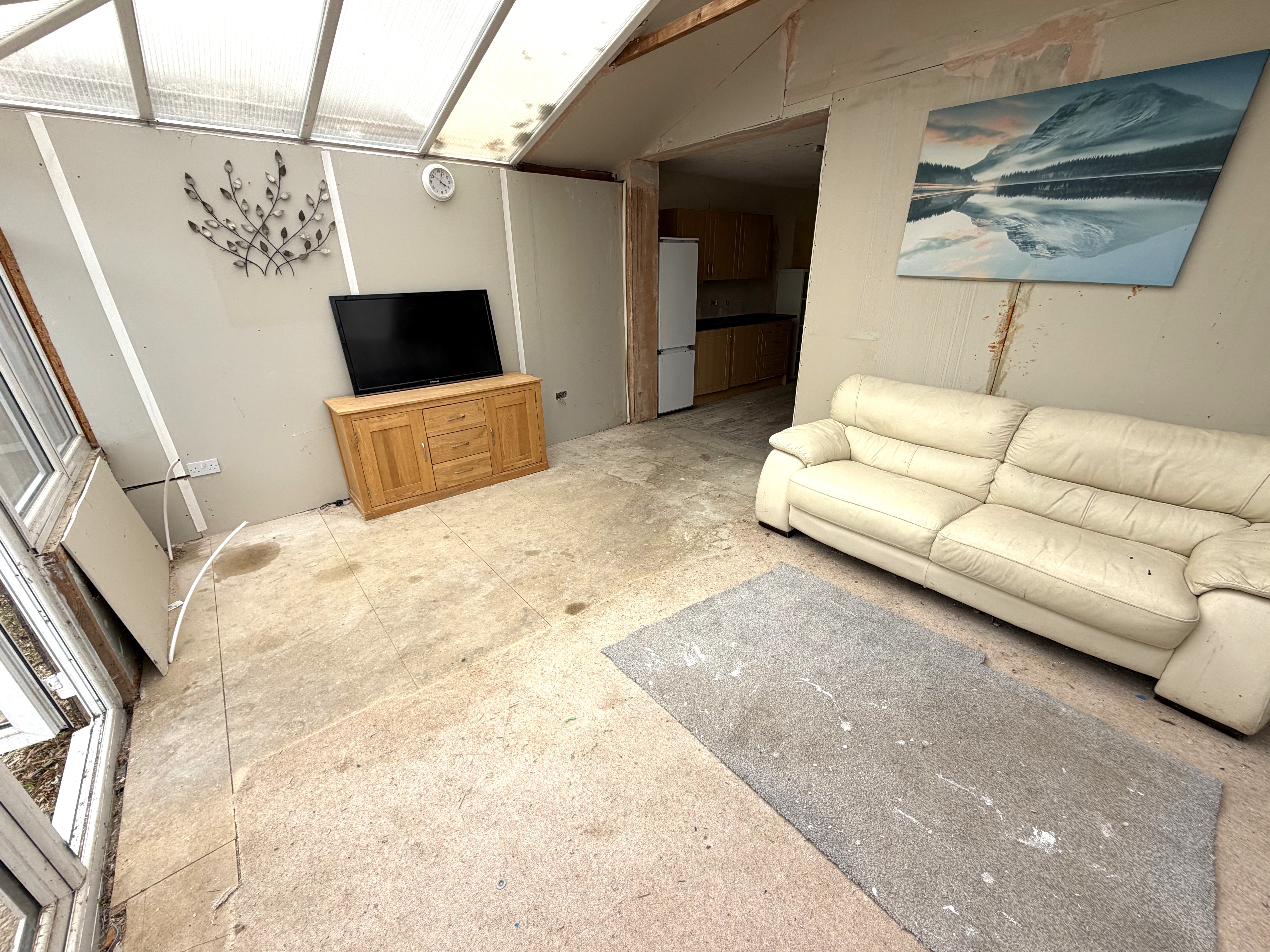 Image 4 of 12