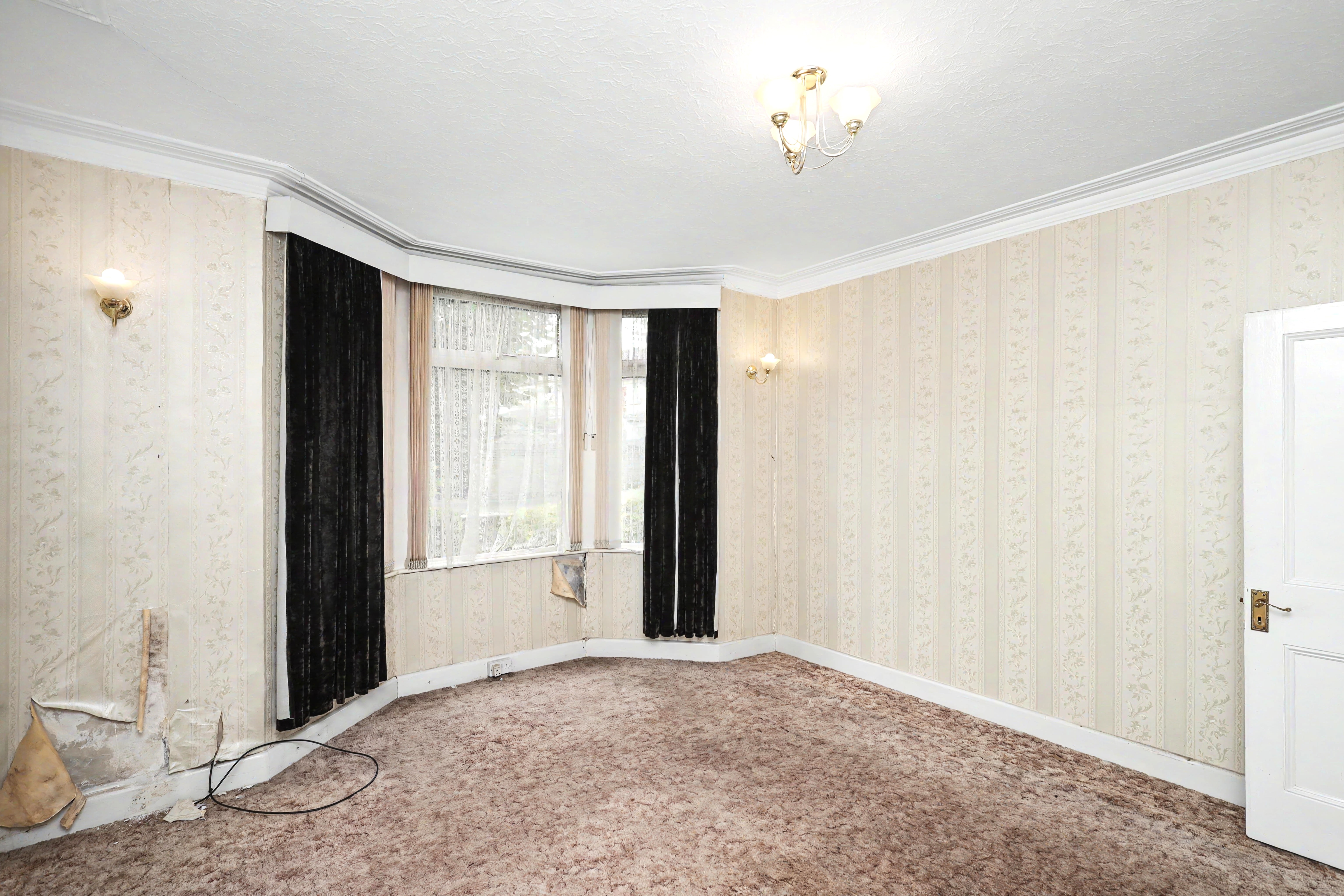 Image 2 of 20