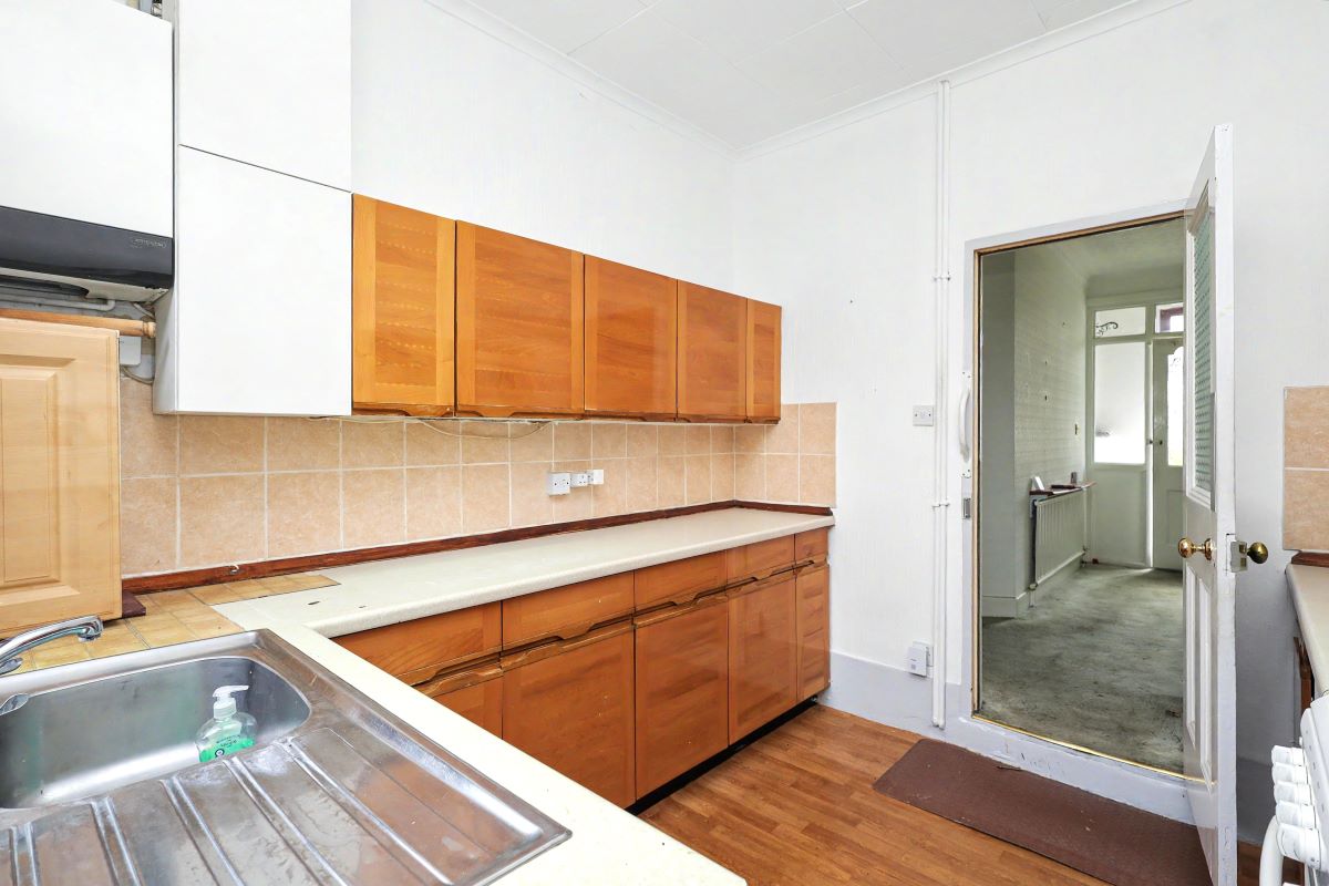 Image 7 of 20
