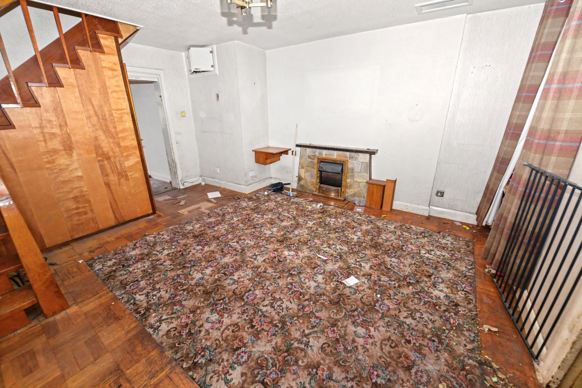 Image 6 of 18