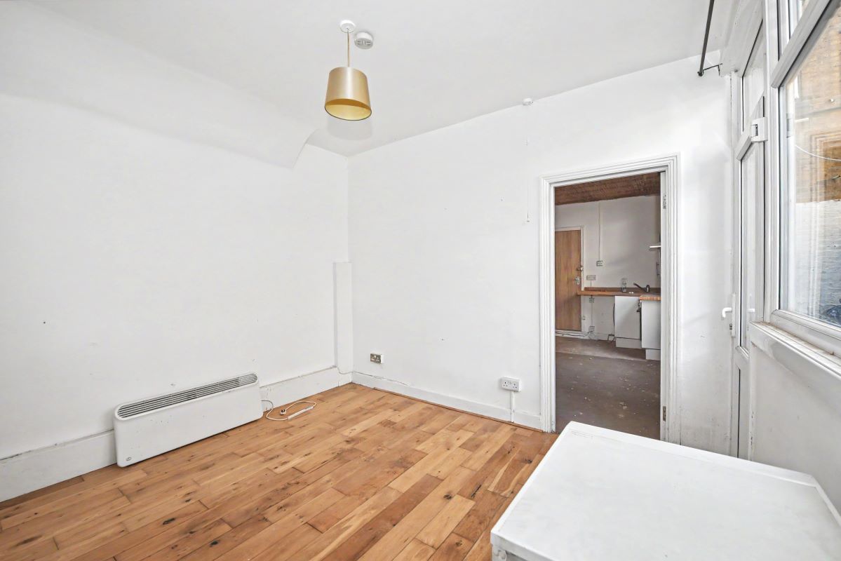 Image 7 of 10