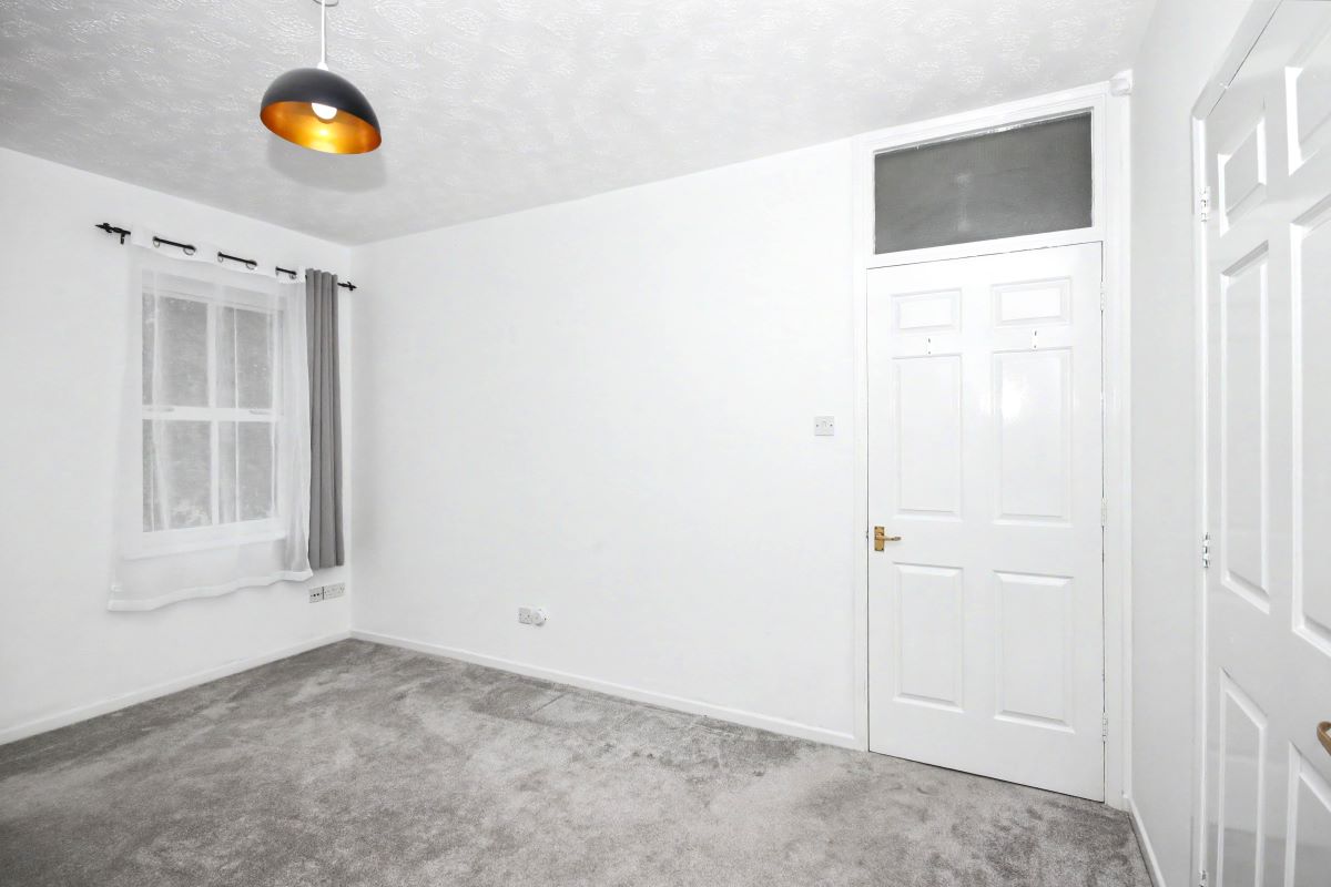 Image 4 of 12