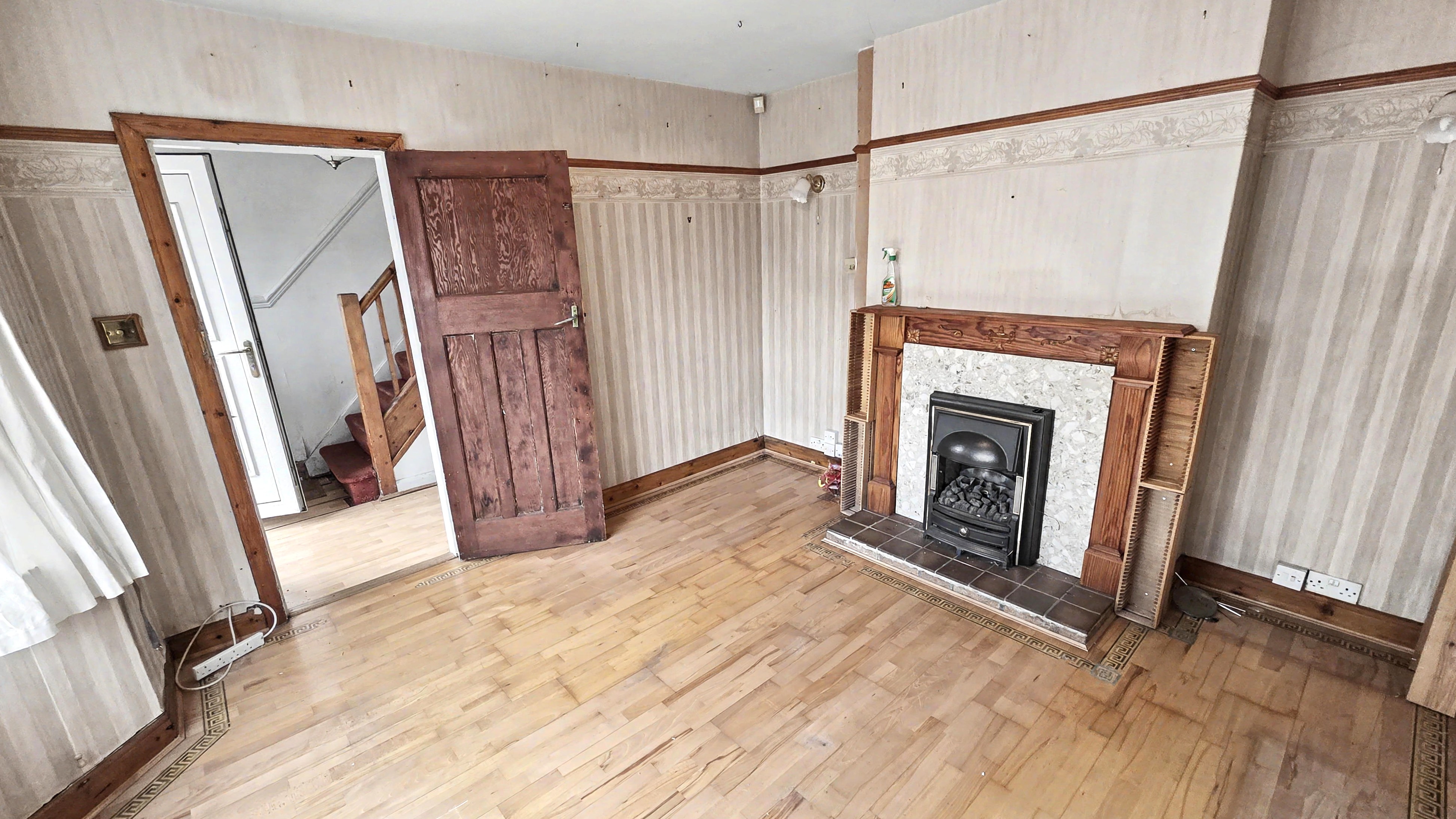 Image 3 of 16
