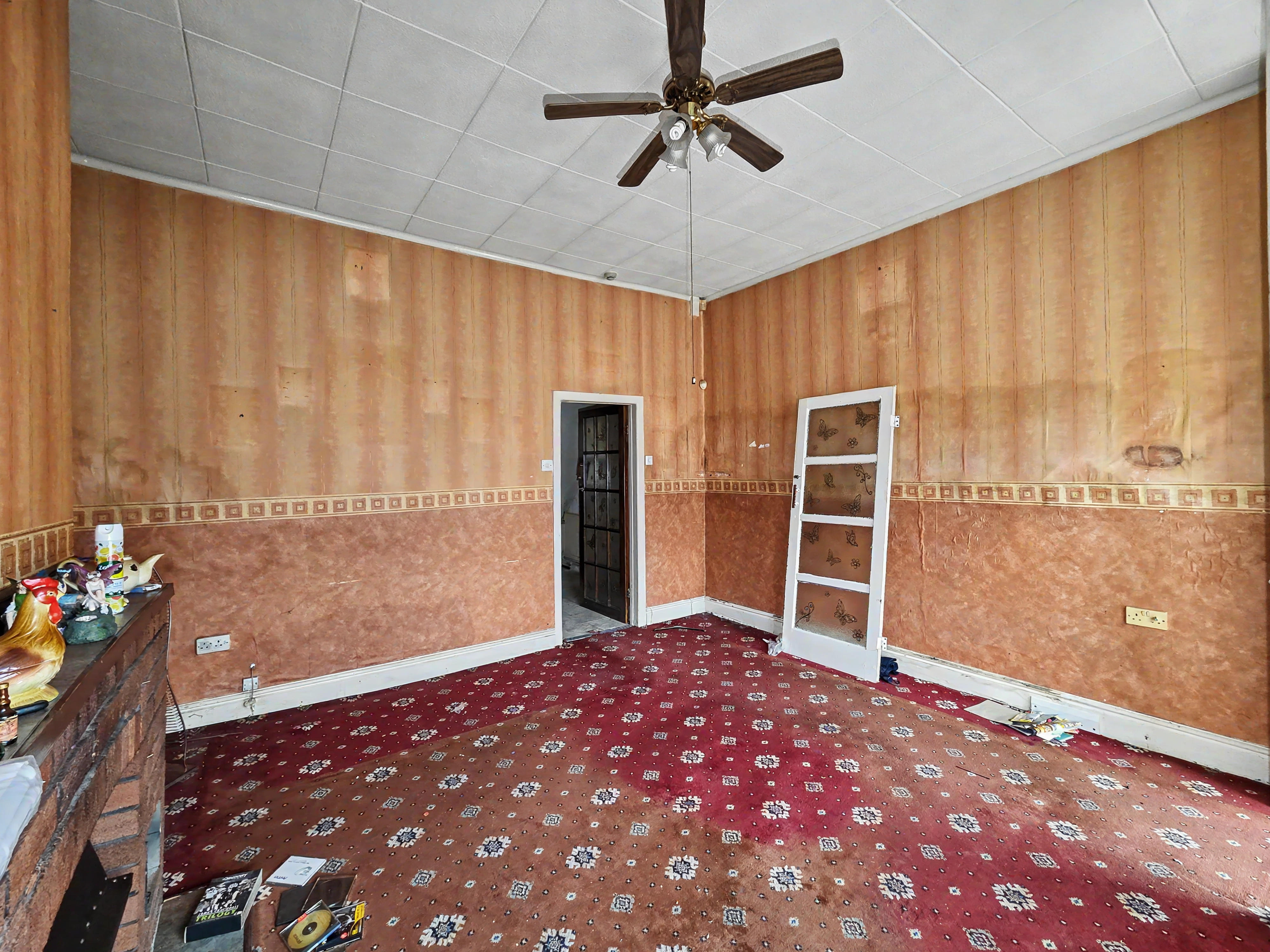 Image 4 of 16