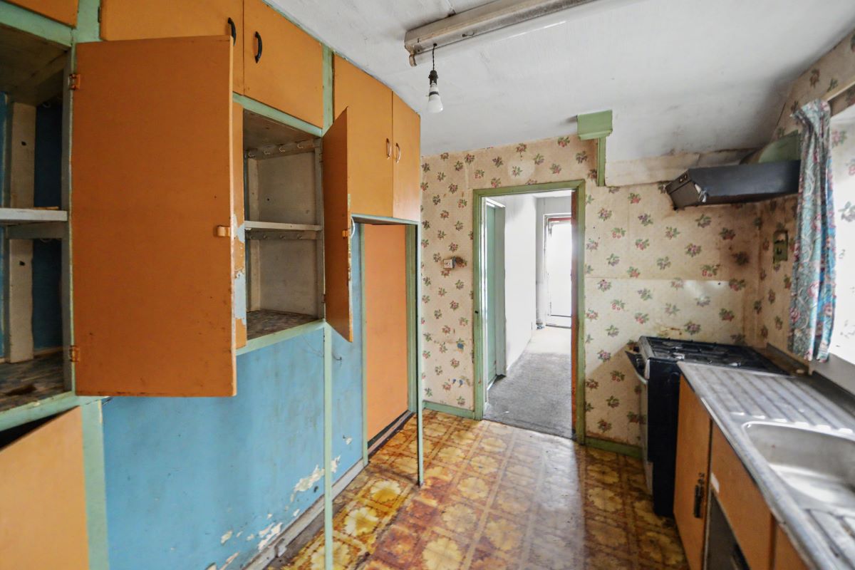 Image 7 of 23