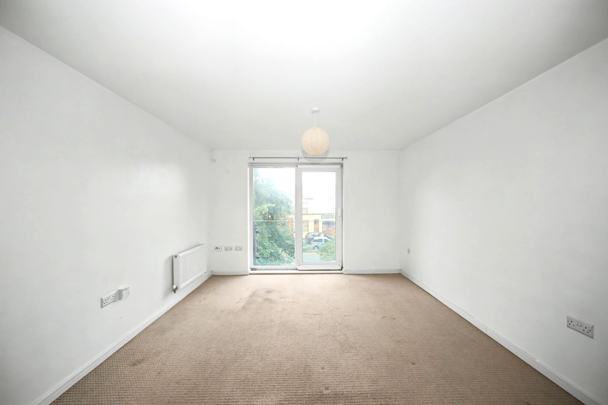 Image 4 of 18