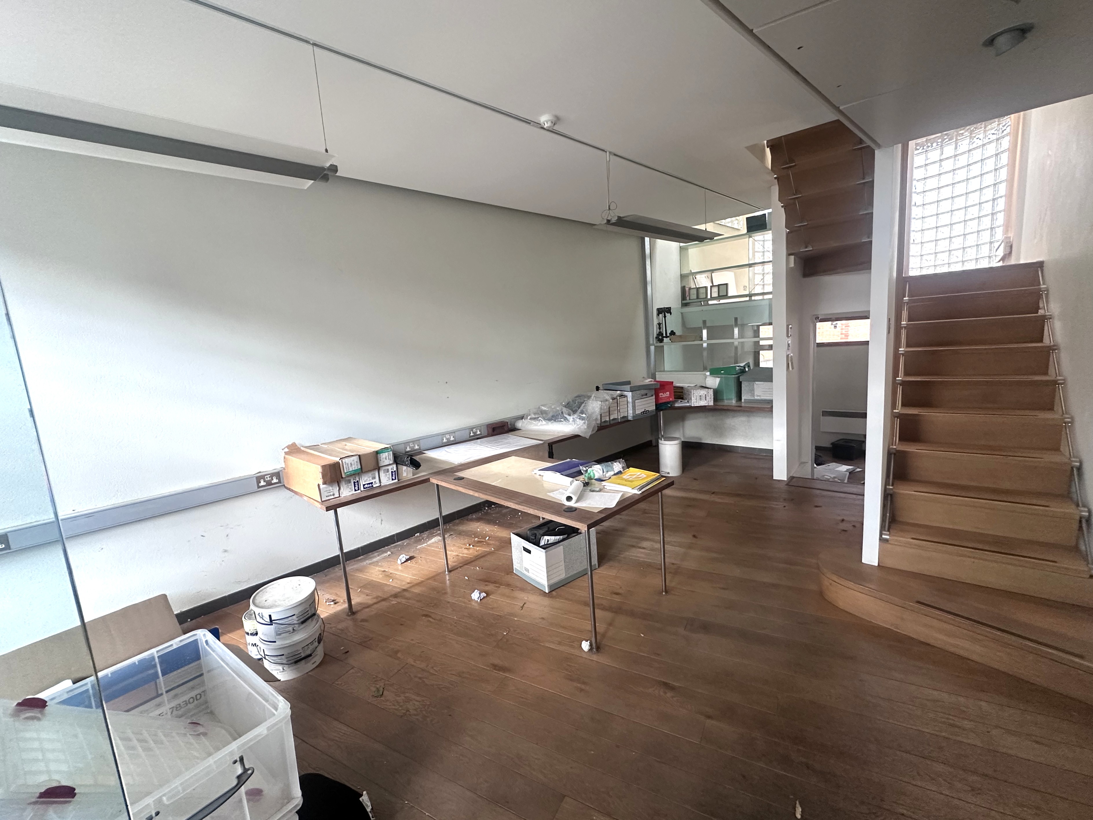 Image 2 of 7