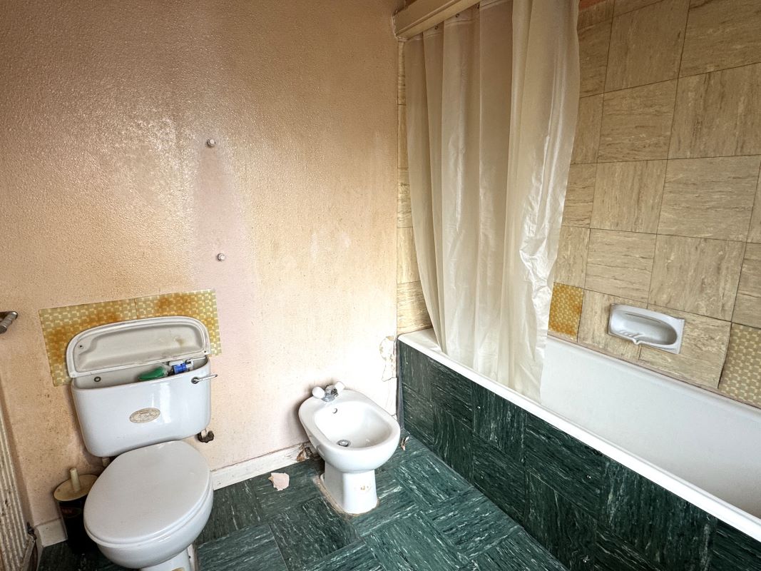 Image 11 of 22