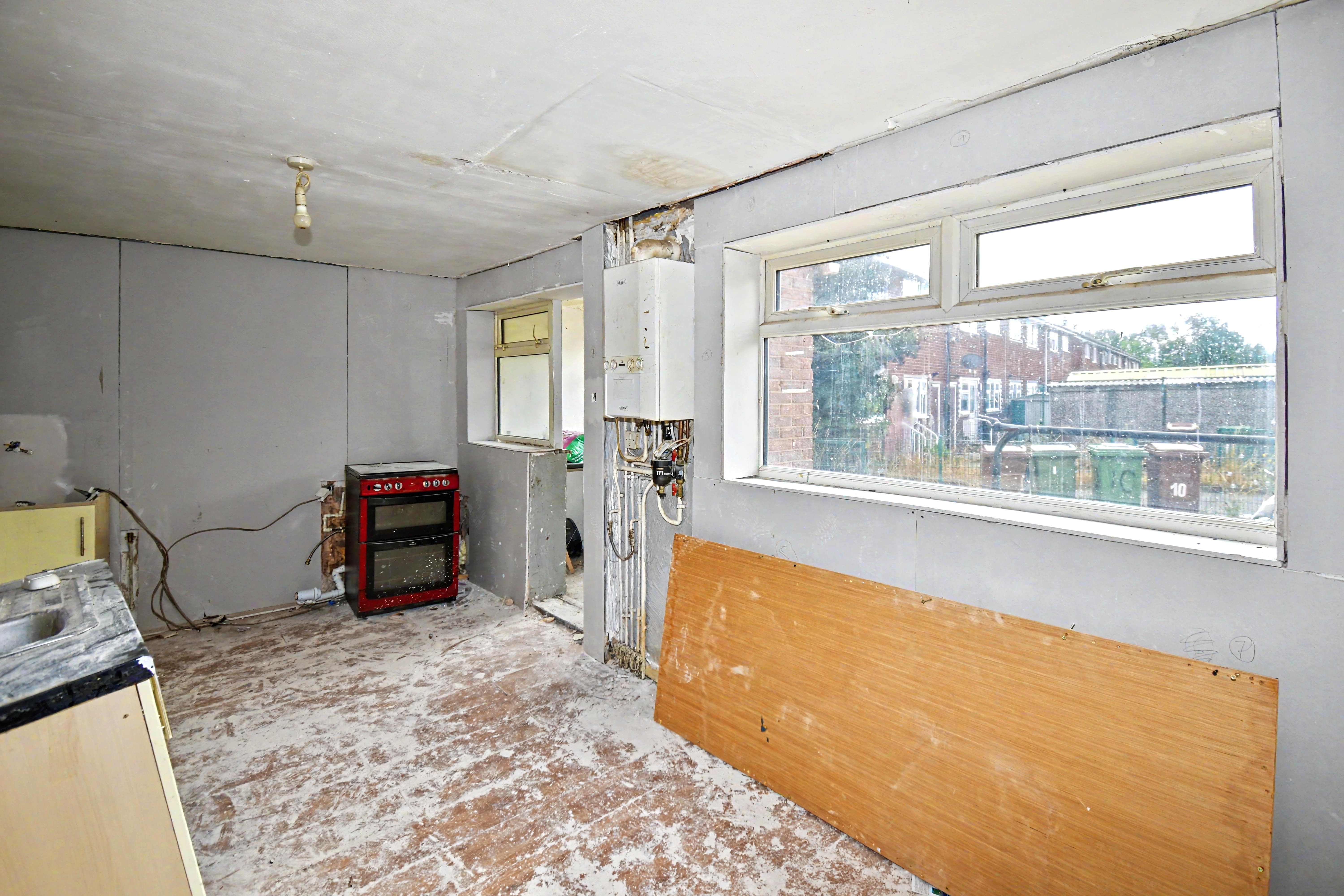 Image 4 of 17