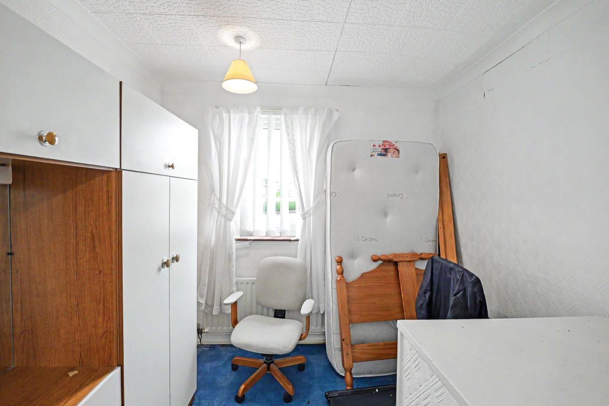 Image 10 of 16