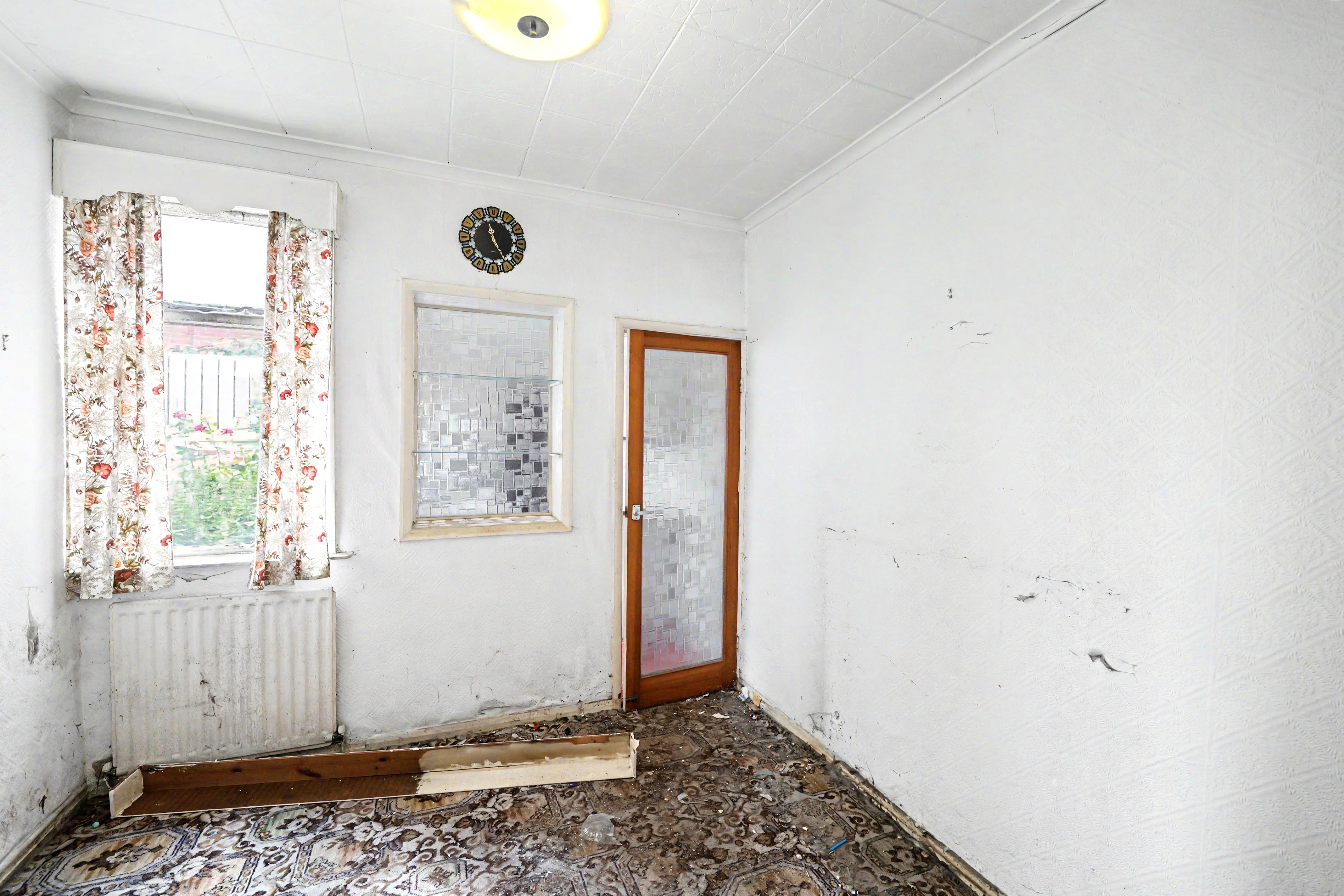 Image 4 of 14