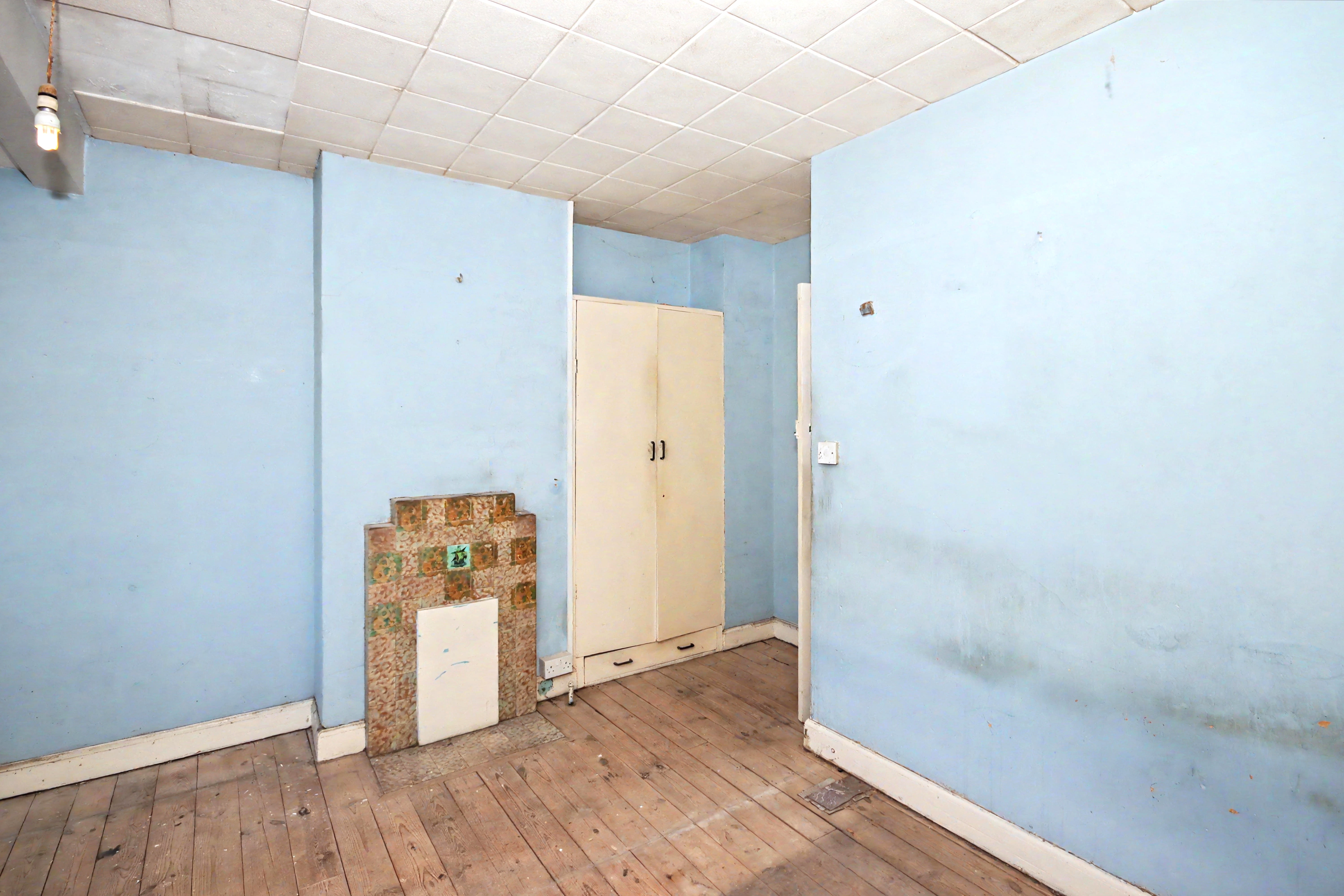 Image 8 of 16
