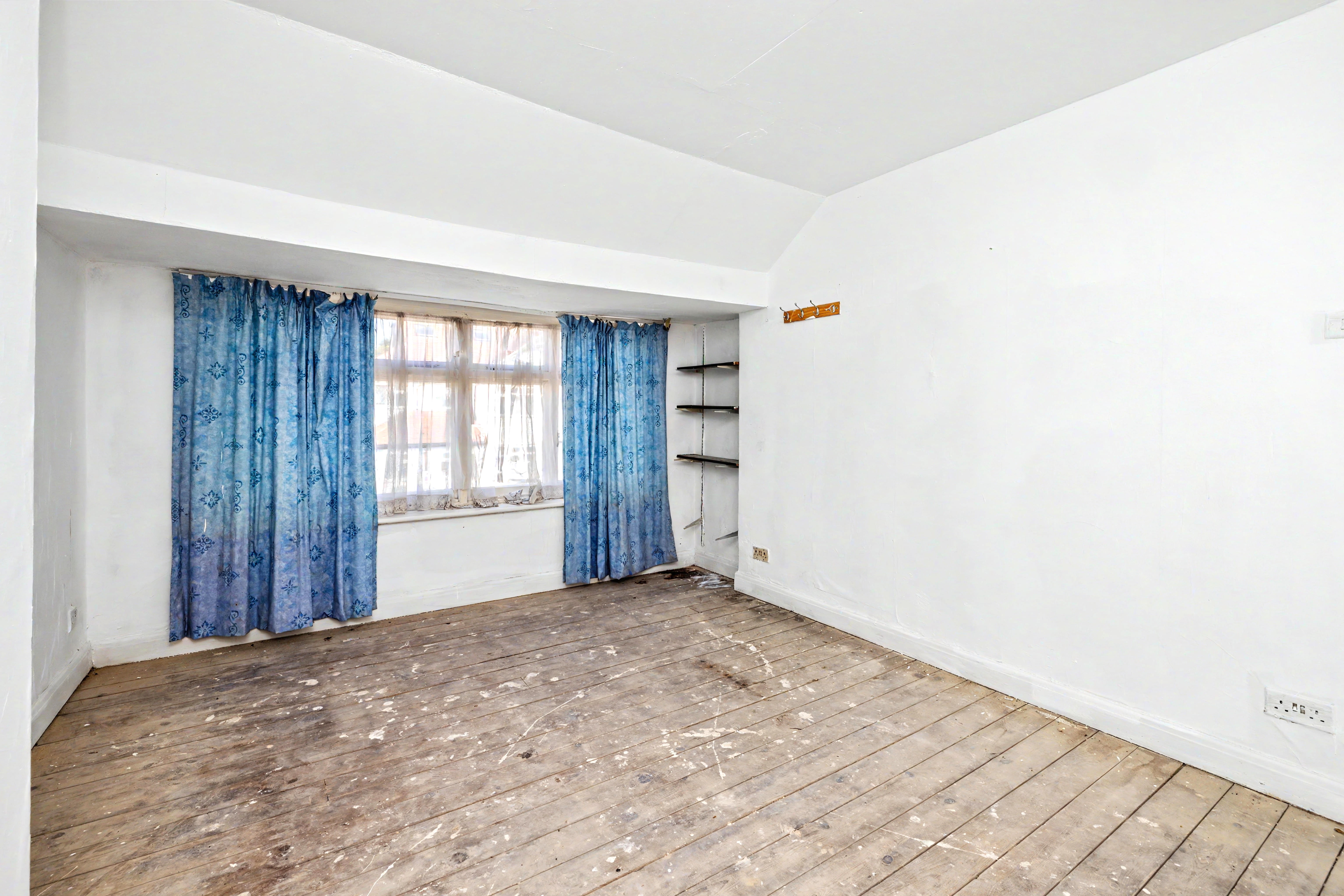 Image 10 of 19