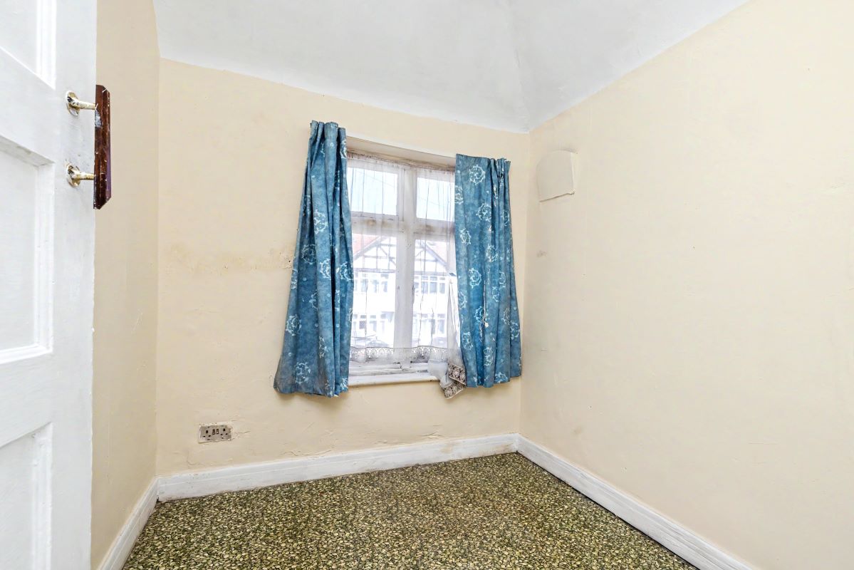 Image 15 of 19