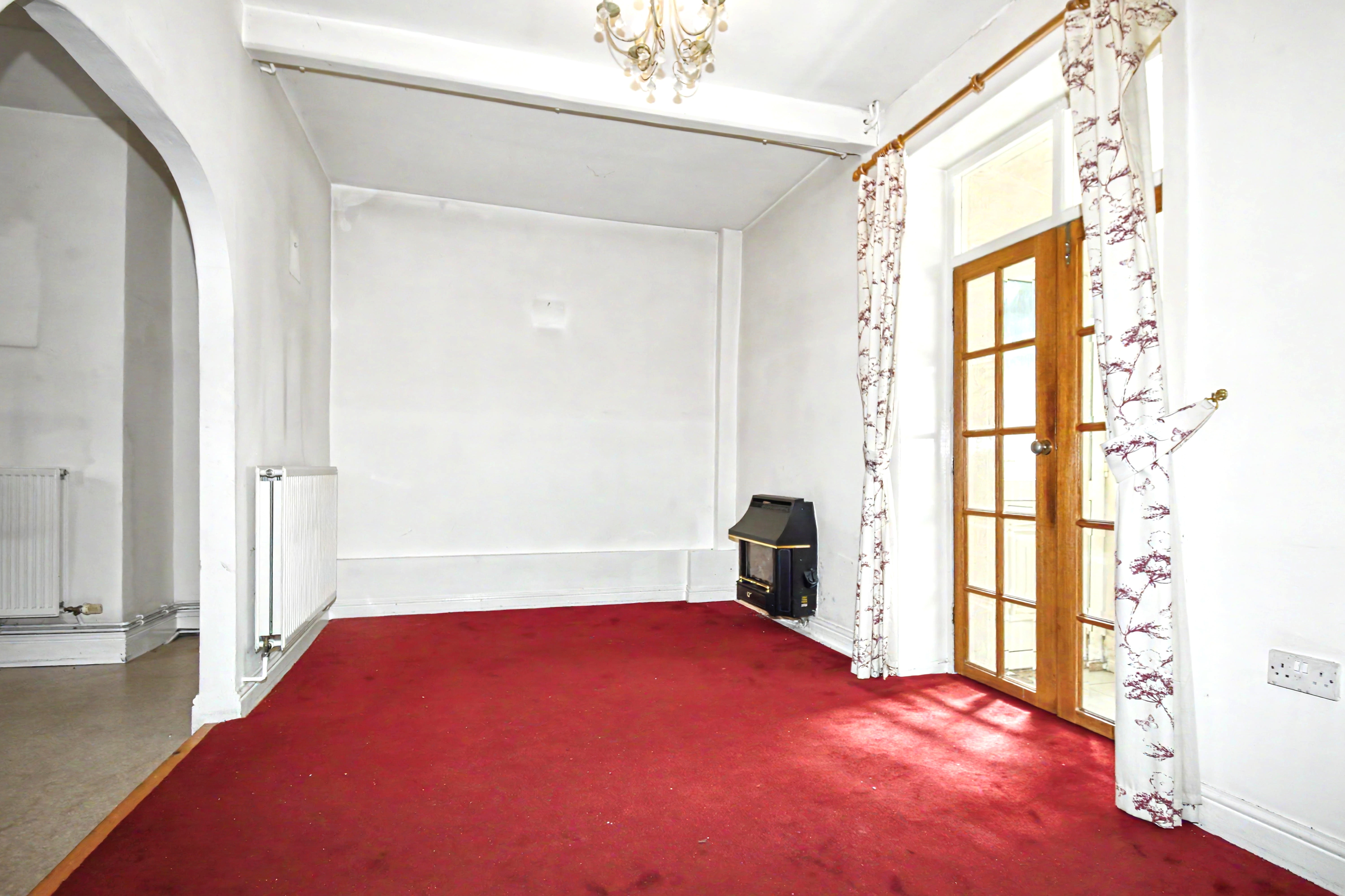 Image 4 of 16